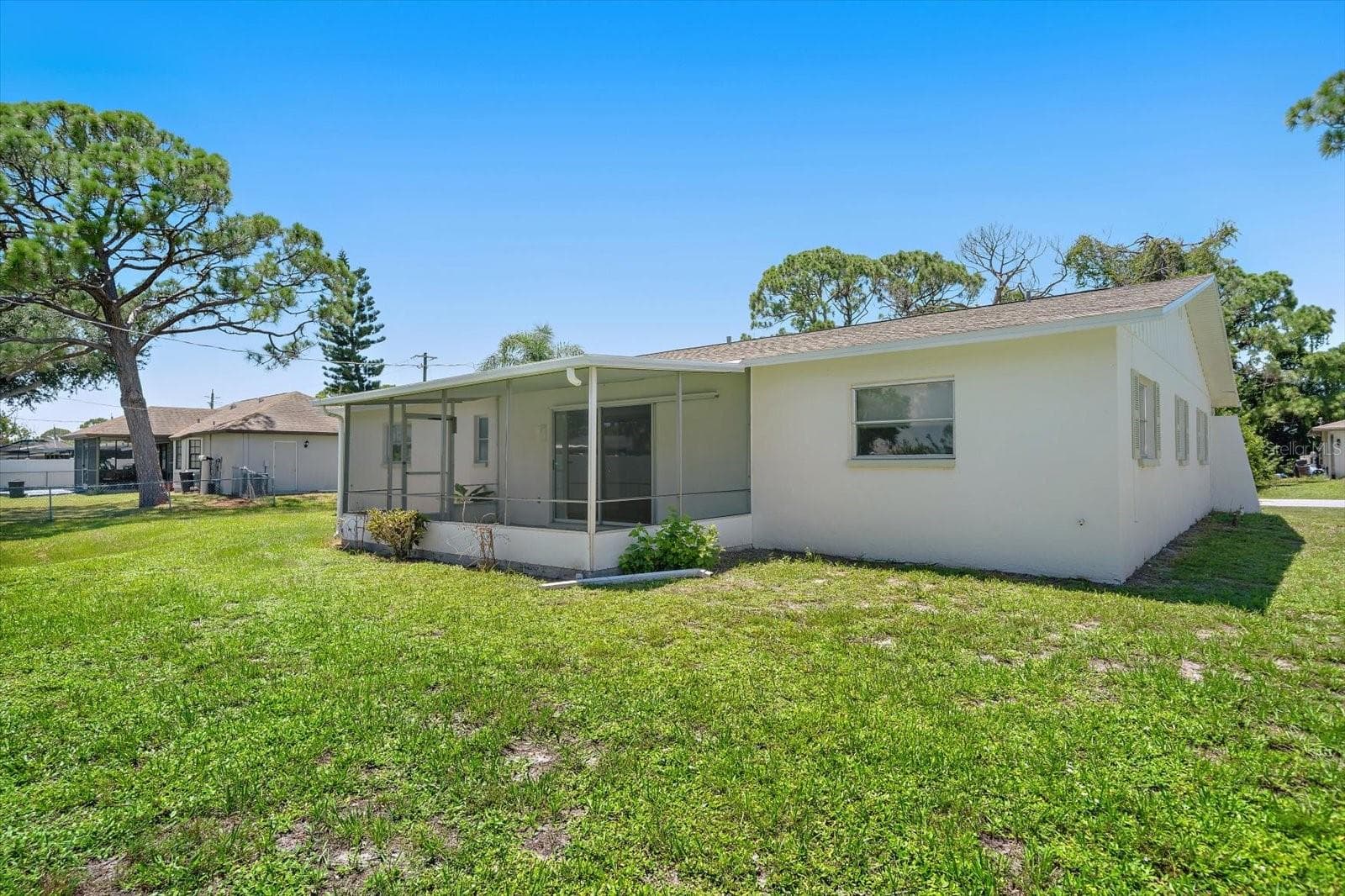 Single Family Residence at 987 QUEEN RD, VENICE, photo 34 of 36