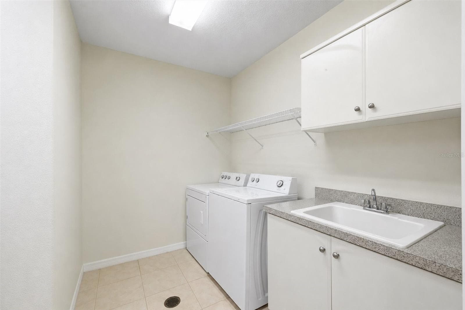 Laundry Room with Sink and Cabinets - 3971 SQUARE EAST LN #8, SARASOTA