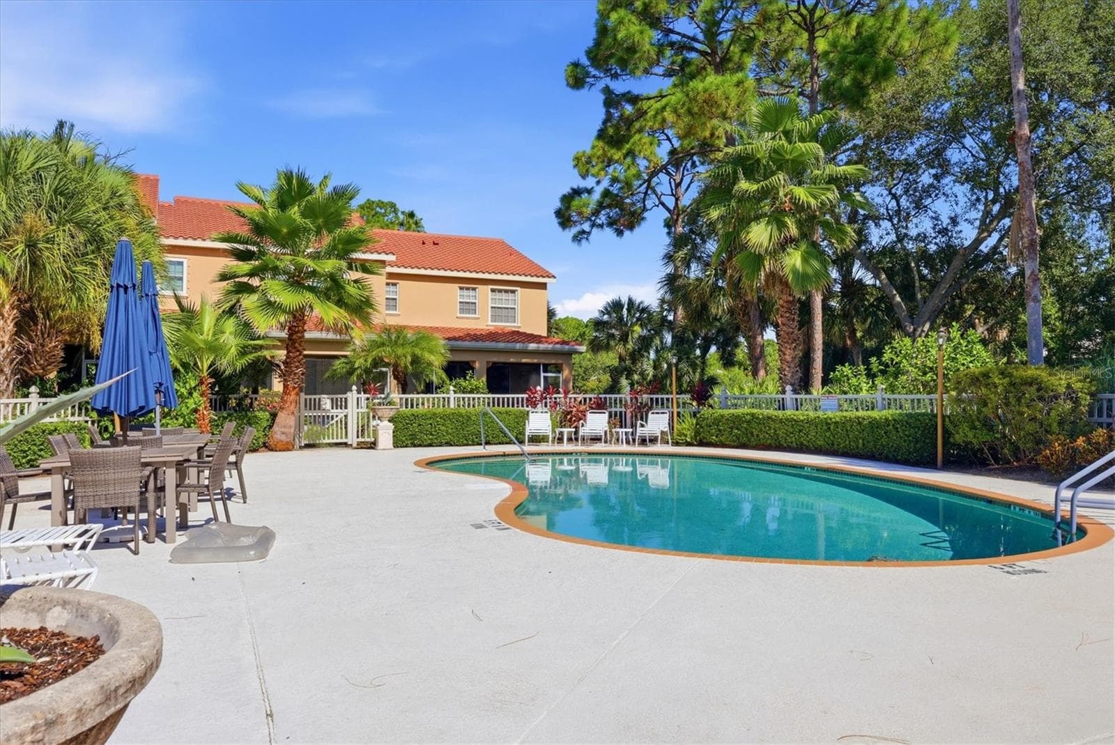 Pool - 3971 SQUARE EAST LN #8, SARASOTA