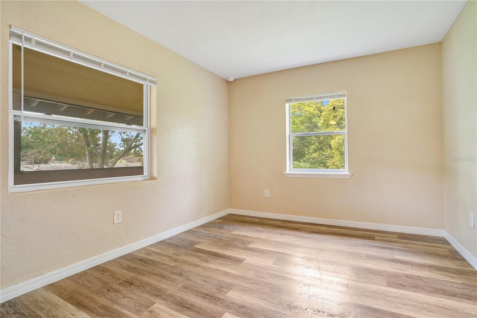 Second Floor Unit, Living Room - 2183 CRANDON AVE, WINTER PARK