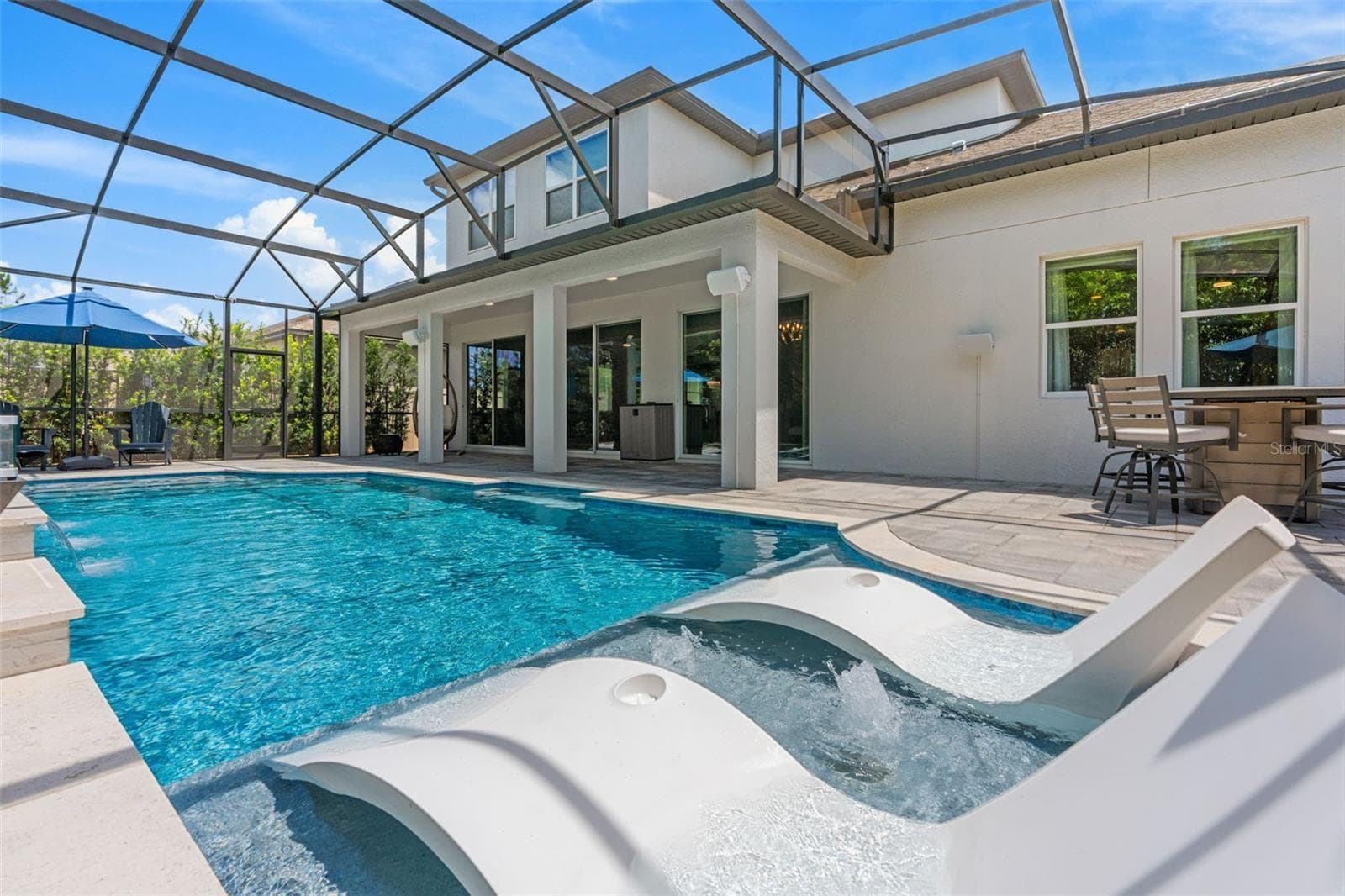 No need to go out, a resort-style retreat is right outside your back door. - 3336 LONE CYPRESS PT, OVIEDO