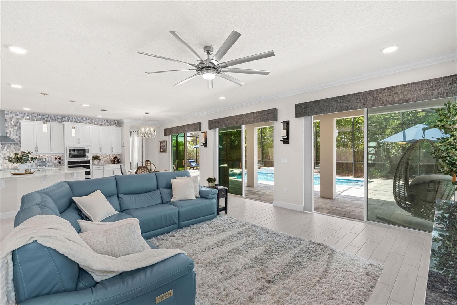 The ultimate in indoor/outdoor Florida living with every available upgrade. - 3336 LONE CYPRESS PT, OVIEDO