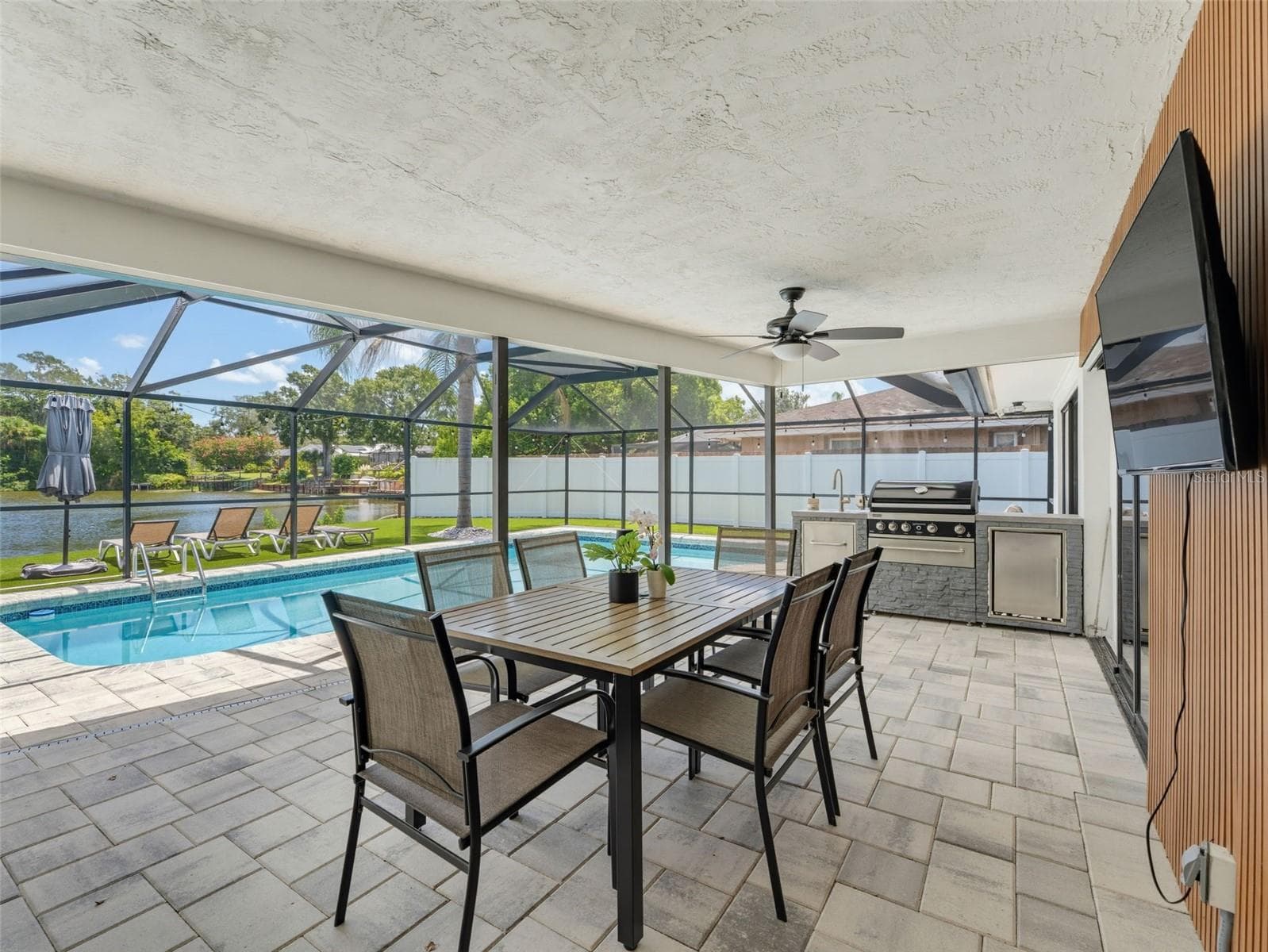 Single Family Residence at 2121 BEECHER RD, CLEARWATER, photo 4 of 94