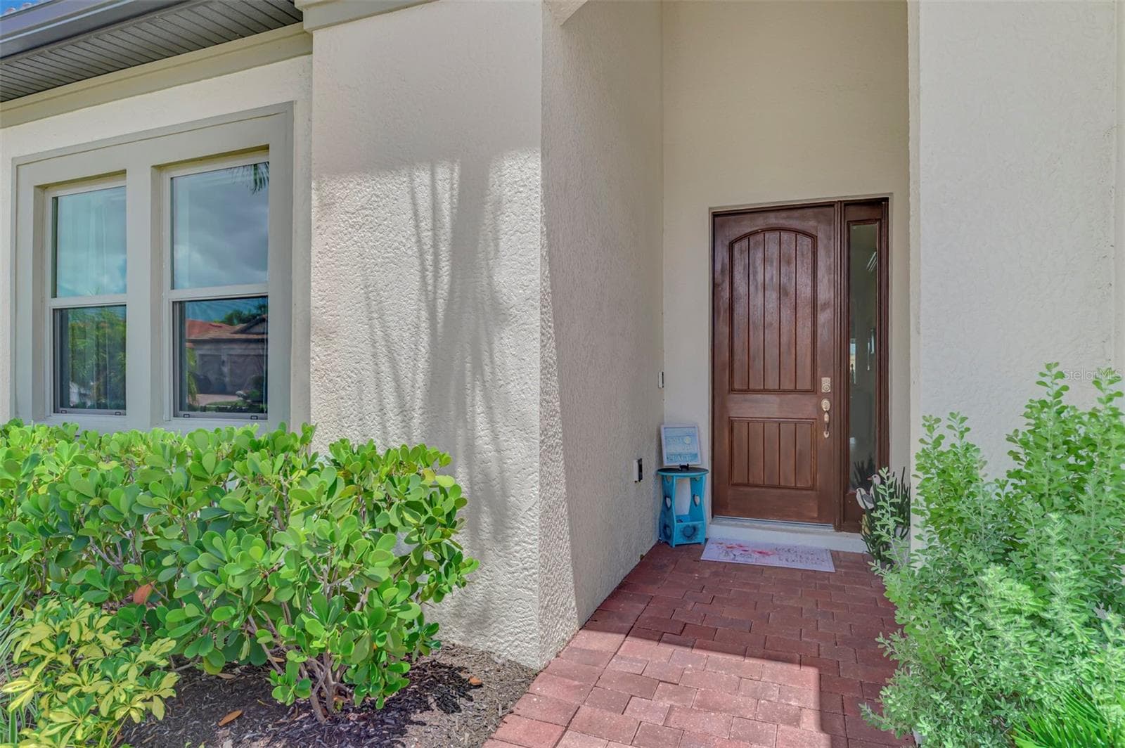 OPEN THE DOOR AND COME RIGHT IN - 292 VILLORESI BLVD, NORTH VENICE