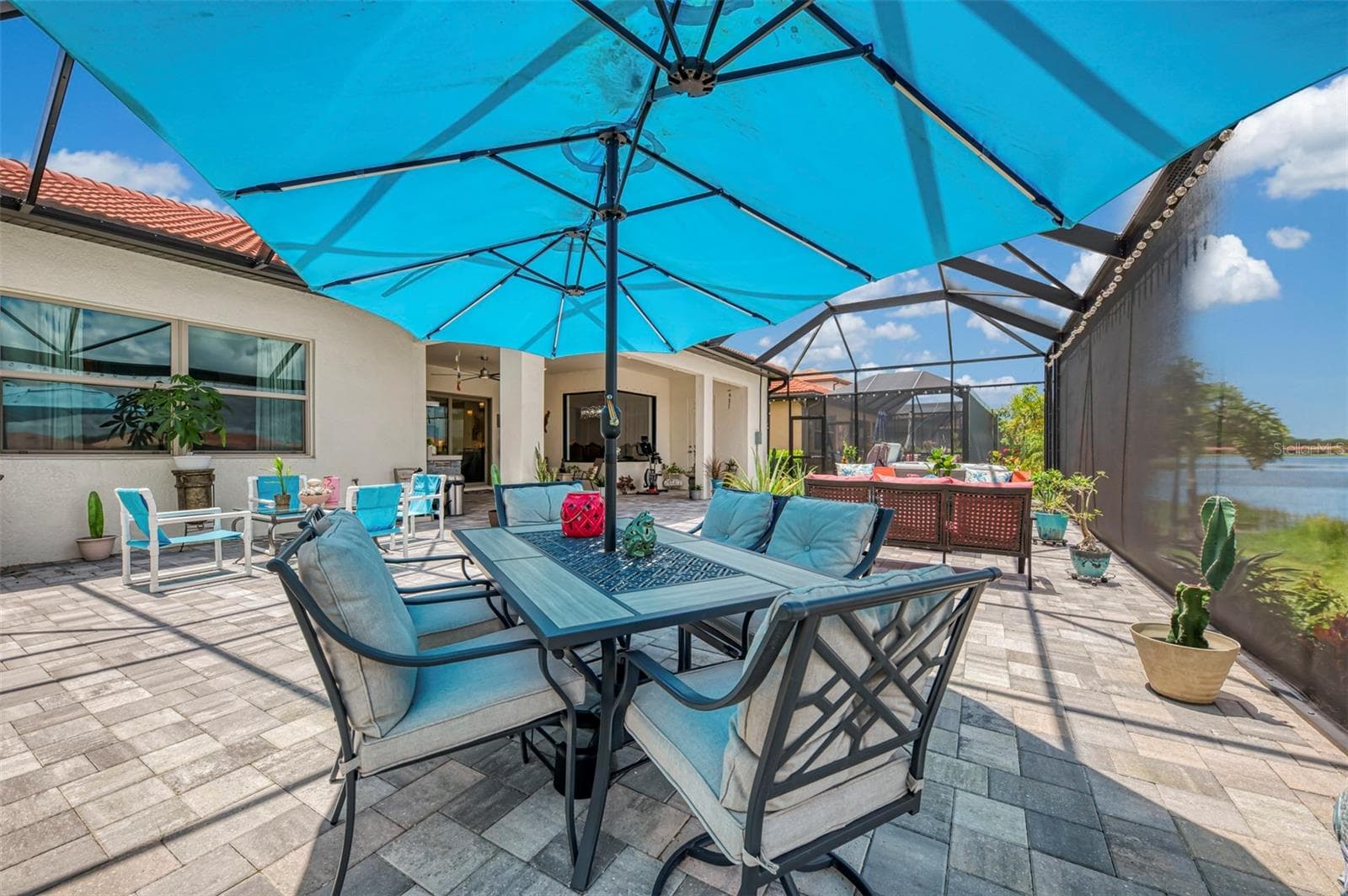 ENOUGH ROOM FOR A PARTY - 292 VILLORESI BLVD, NORTH VENICE