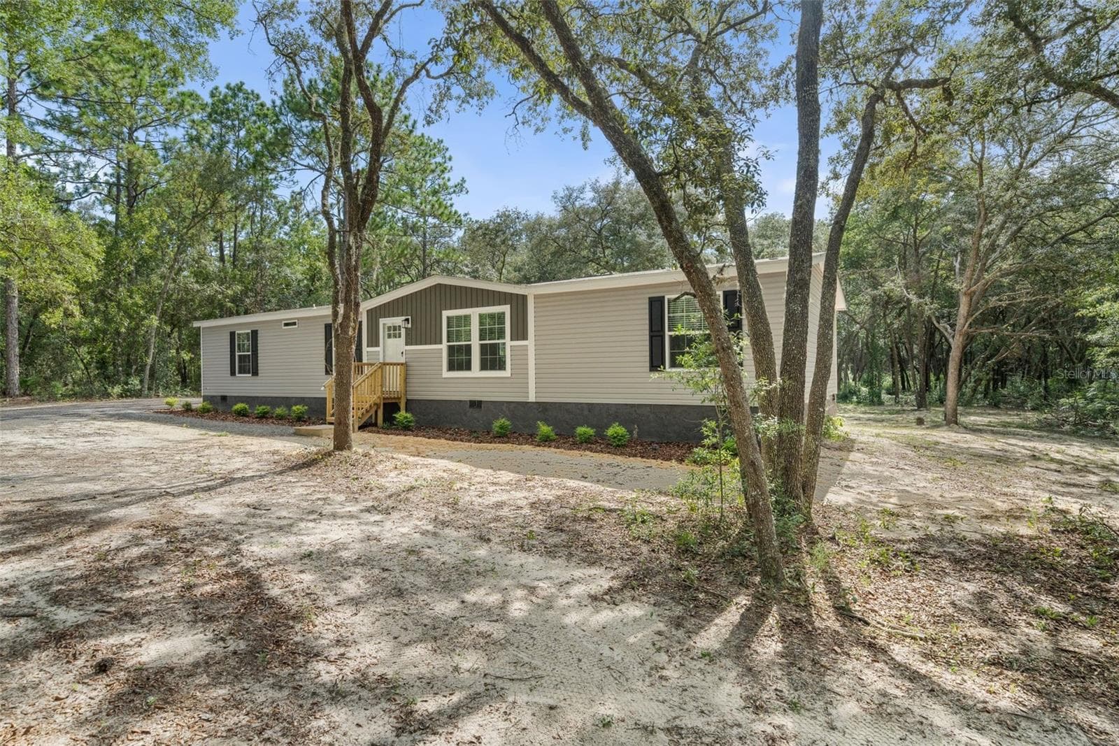 Manufactured Home at 5068 SW 181 CT, DUNNELLON, photo 2 of 40