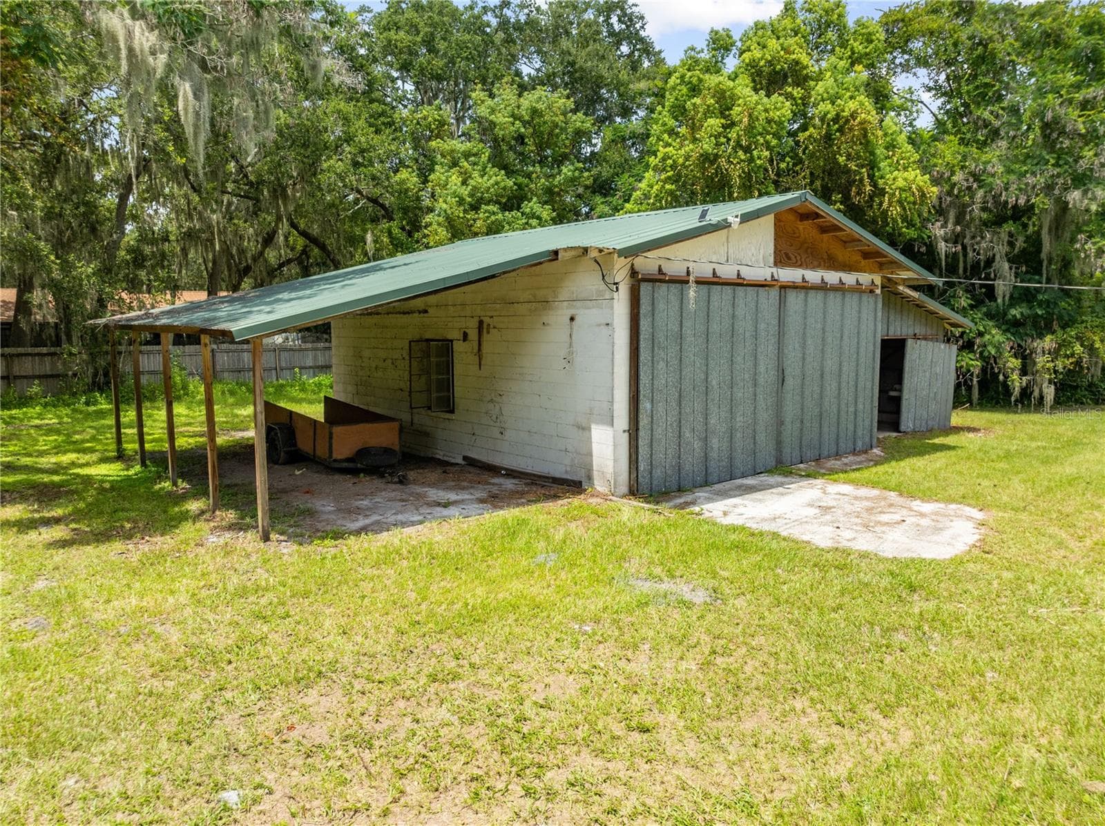 3 Car Detached Garage with carport - 2557 AMES HAVEN RD, KISSIMMEE