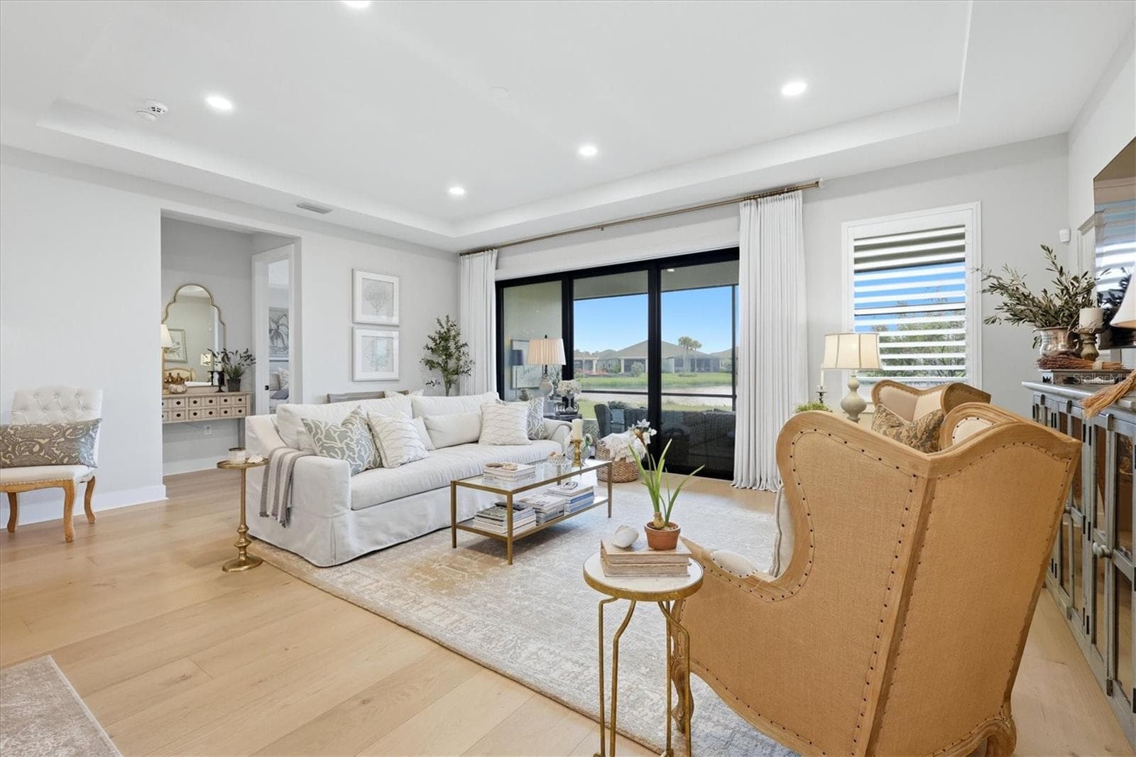 Single Family Residence at 18580 MIDSUMMER PL, VENICE, photo 16 of 84