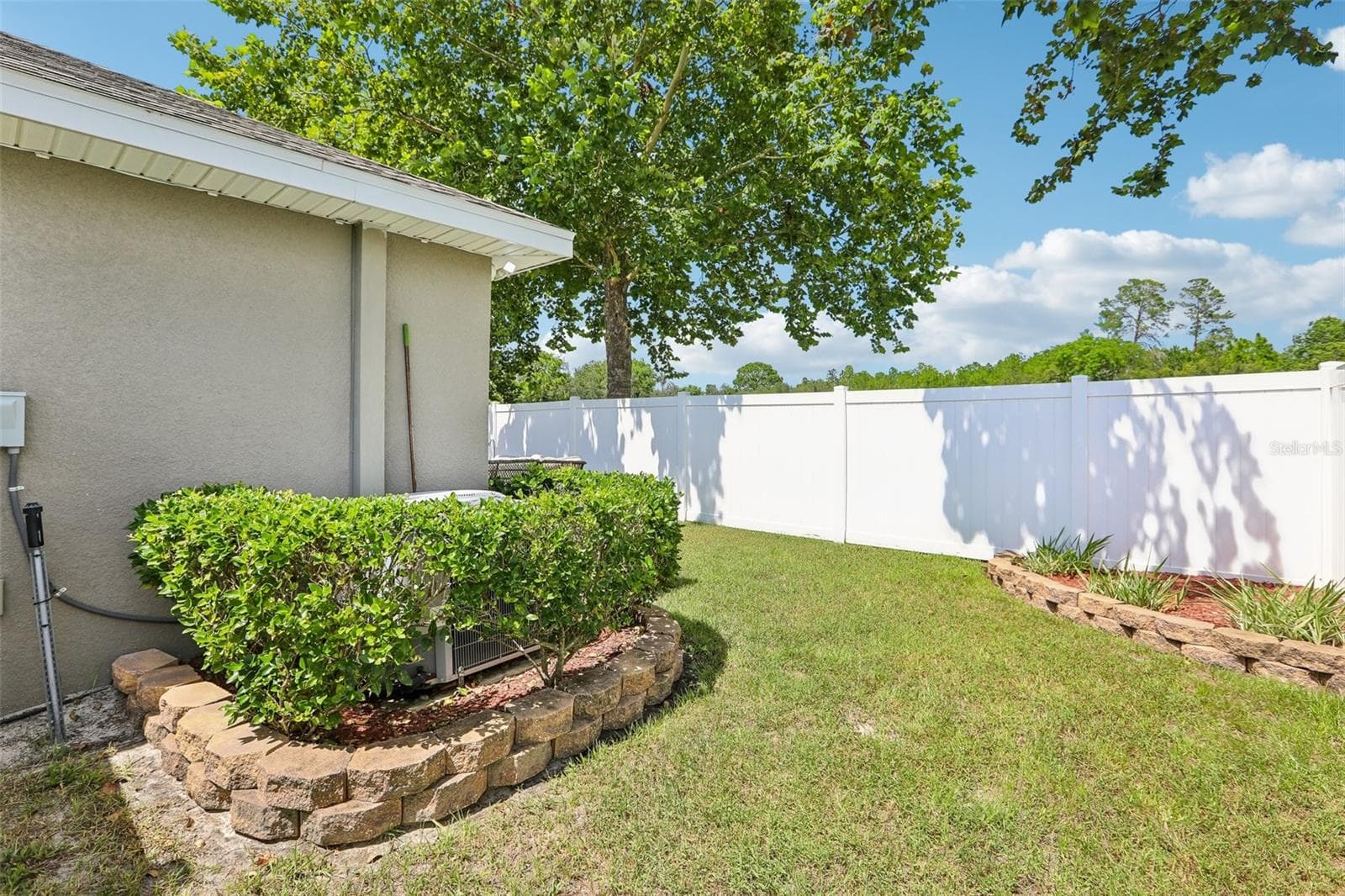 Single Family Residence at 16214 VINE CLIFF AVE, HUDSON, photo 38 of 59