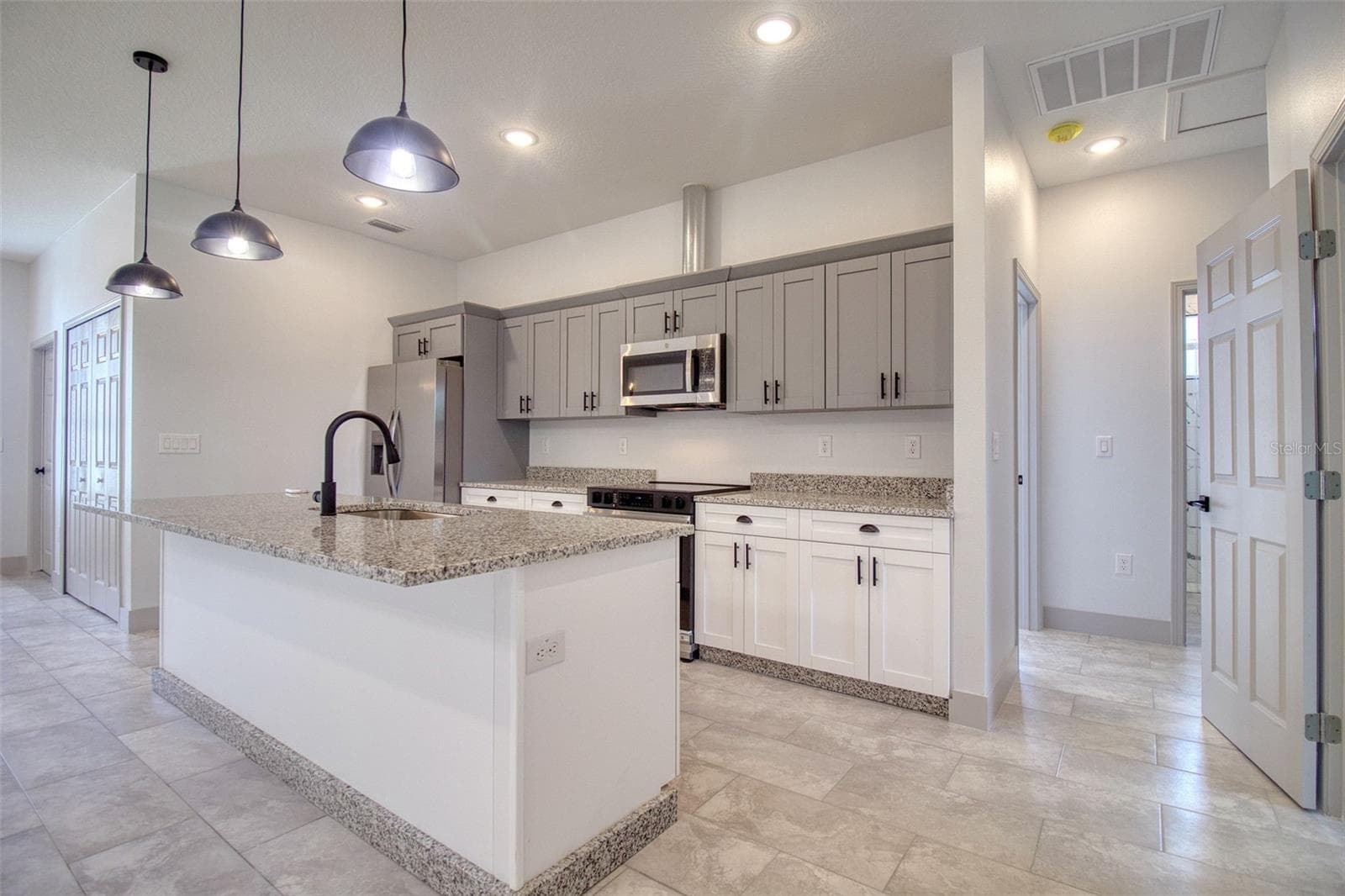 Ultra Modern - 1246 HERSCHELL ST, LAKELAND