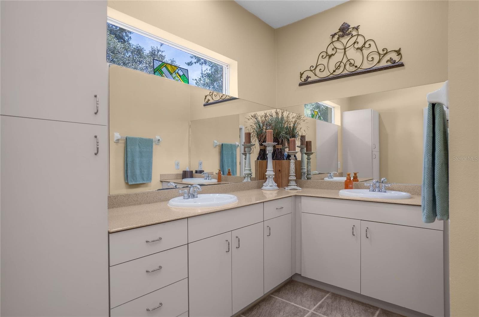 Primary Bathroom - 9807 E LAKE TAHOE DR, INVERNESS