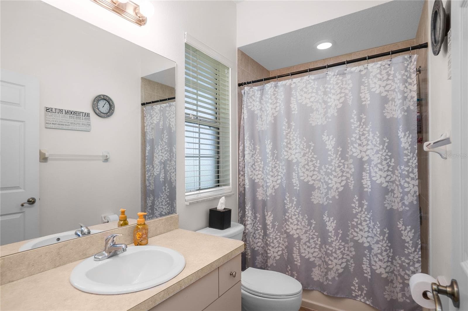 Guest Room + Ensuite - 1 - 9807 E LAKE TAHOE DR, INVERNESS