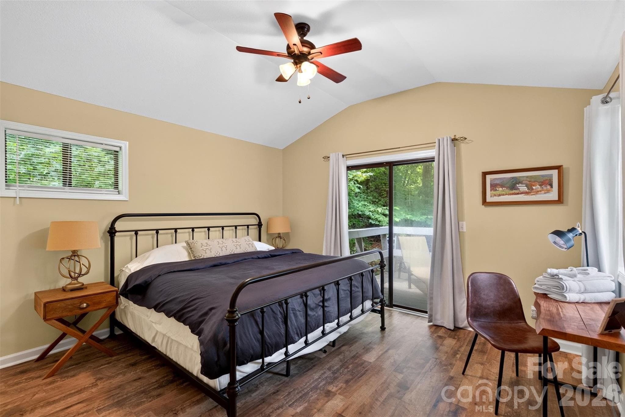 Single Family Residence at 2 Bear Rock Loop Road, Hendersonville, photo 10 of 30