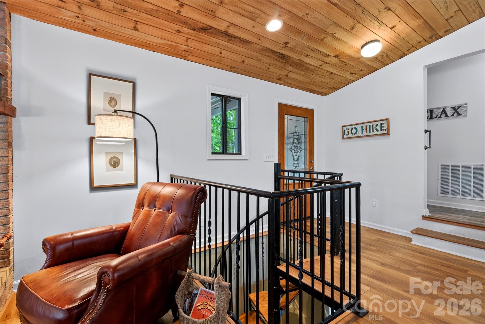 Single Family Residence at 2 Bear Rock Loop Road, Hendersonville, photo 16 of 30