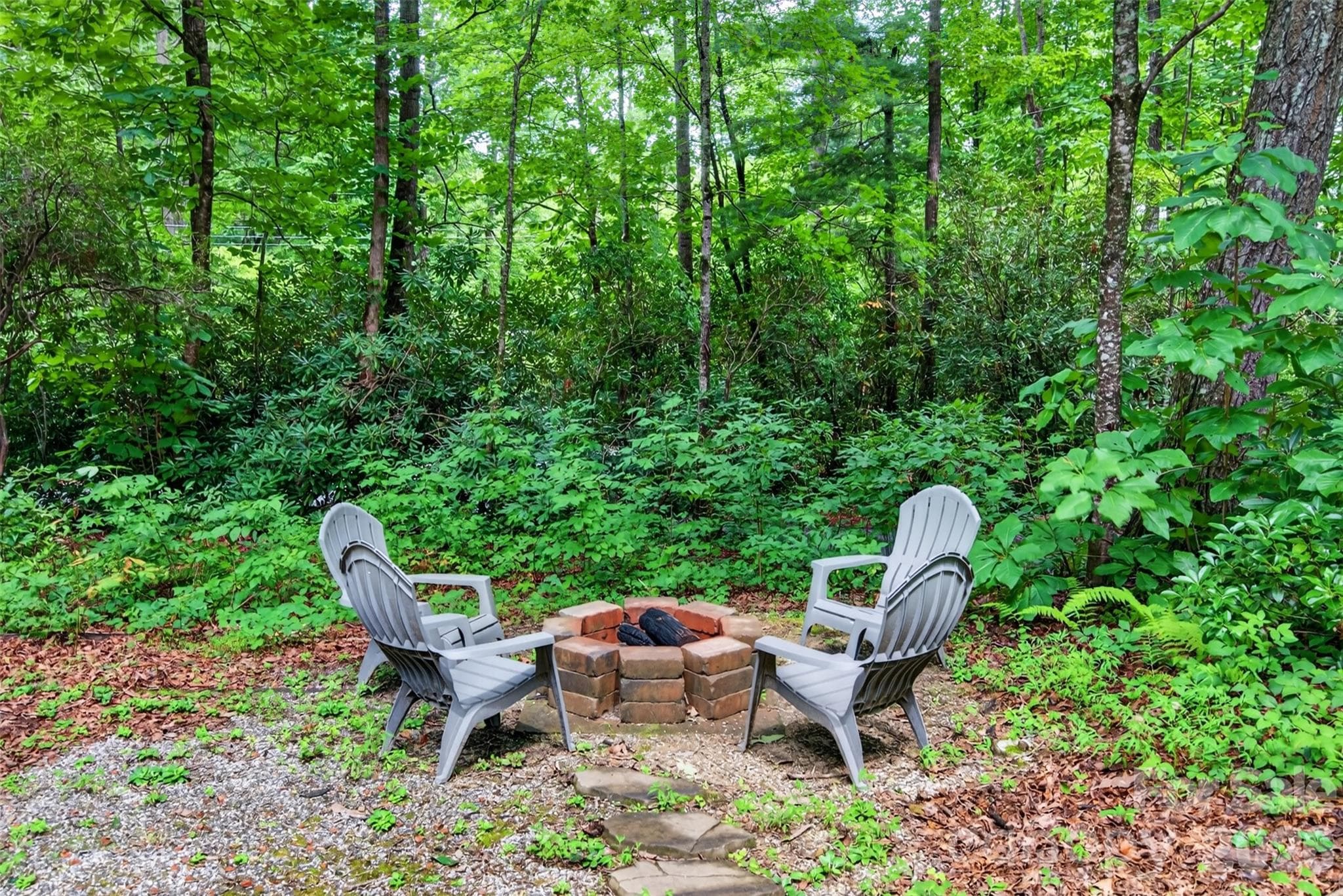 Single Family Residence at 2 Bear Rock Loop Road, Hendersonville, photo 27 of 30