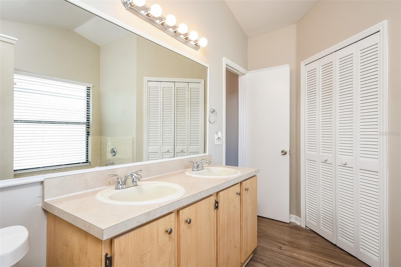 Single Family Residence at 11943 BLACKHEATH CIR, ORLANDO, photo 10 of 15
