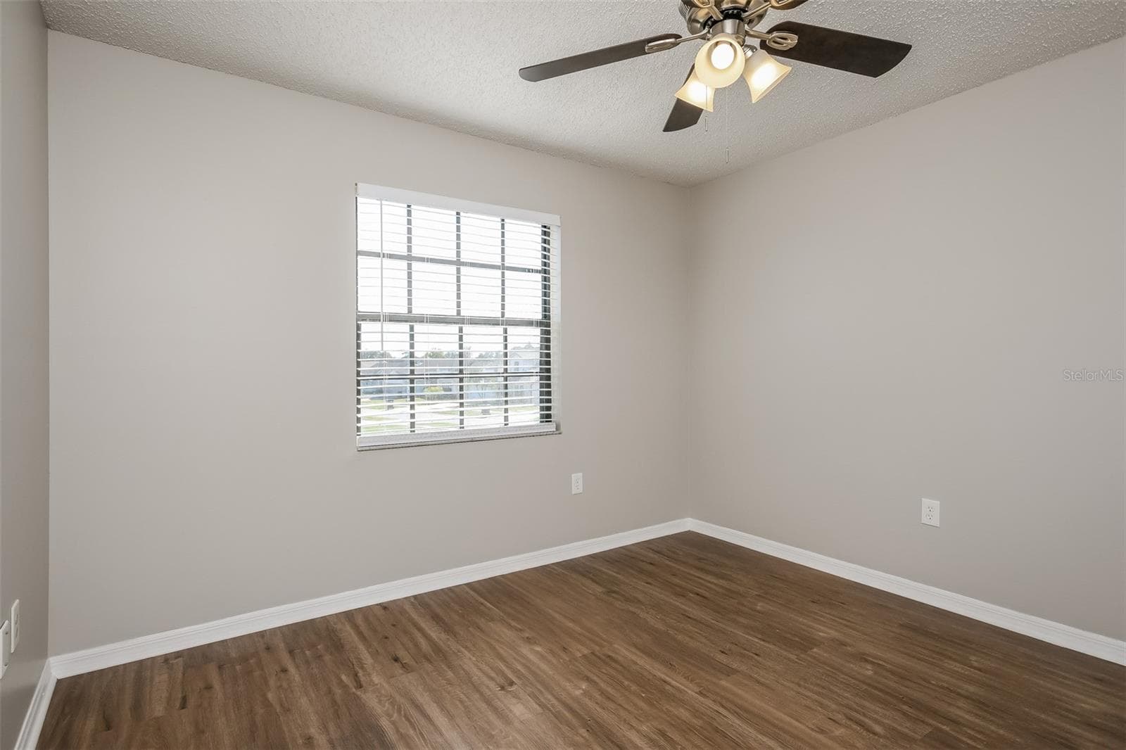 Single Family Residence at 11943 BLACKHEATH CIR, ORLANDO, photo 12 of 15