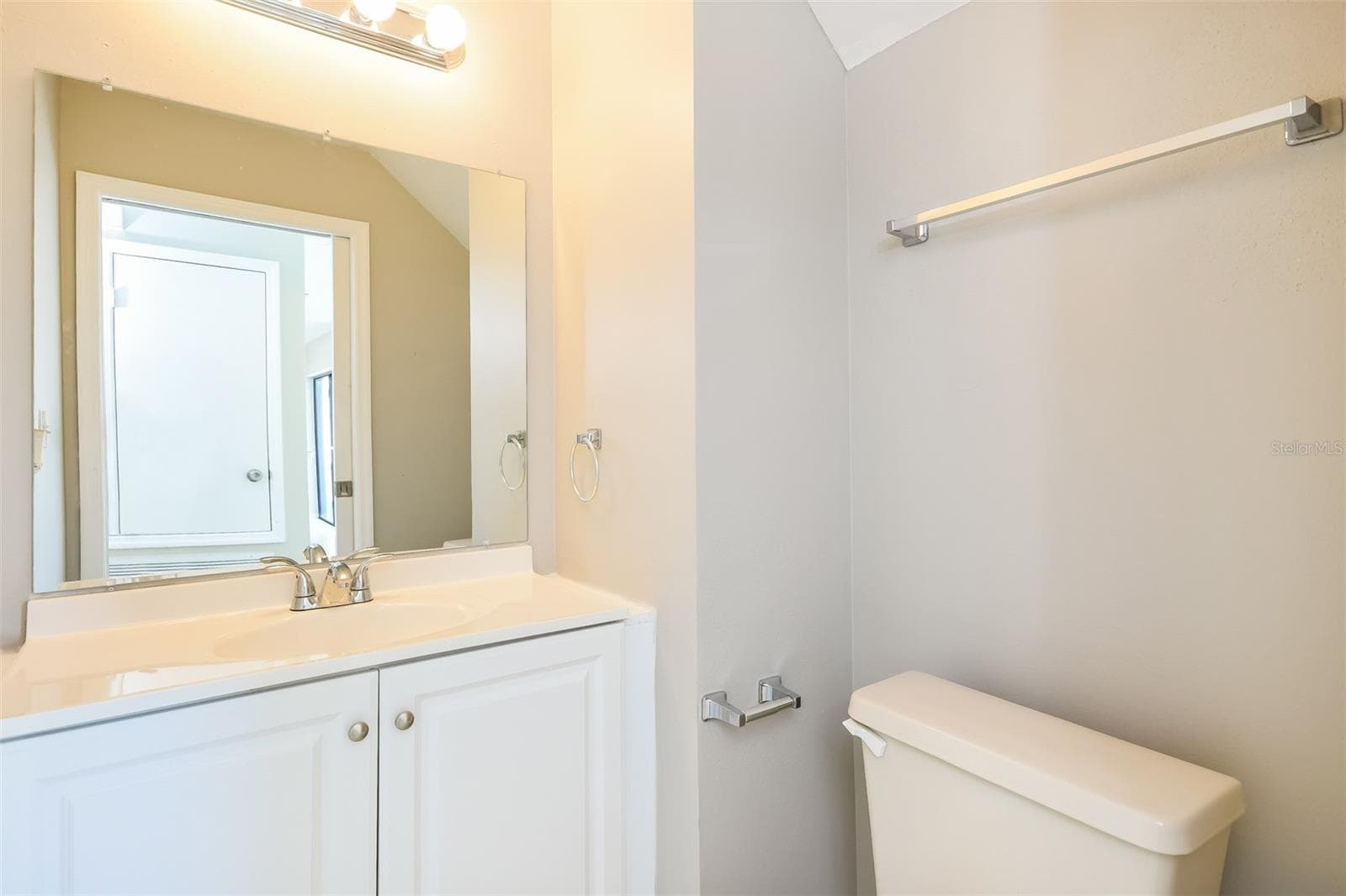 Single Family Residence at 11943 BLACKHEATH CIR, ORLANDO, photo 14 of 15