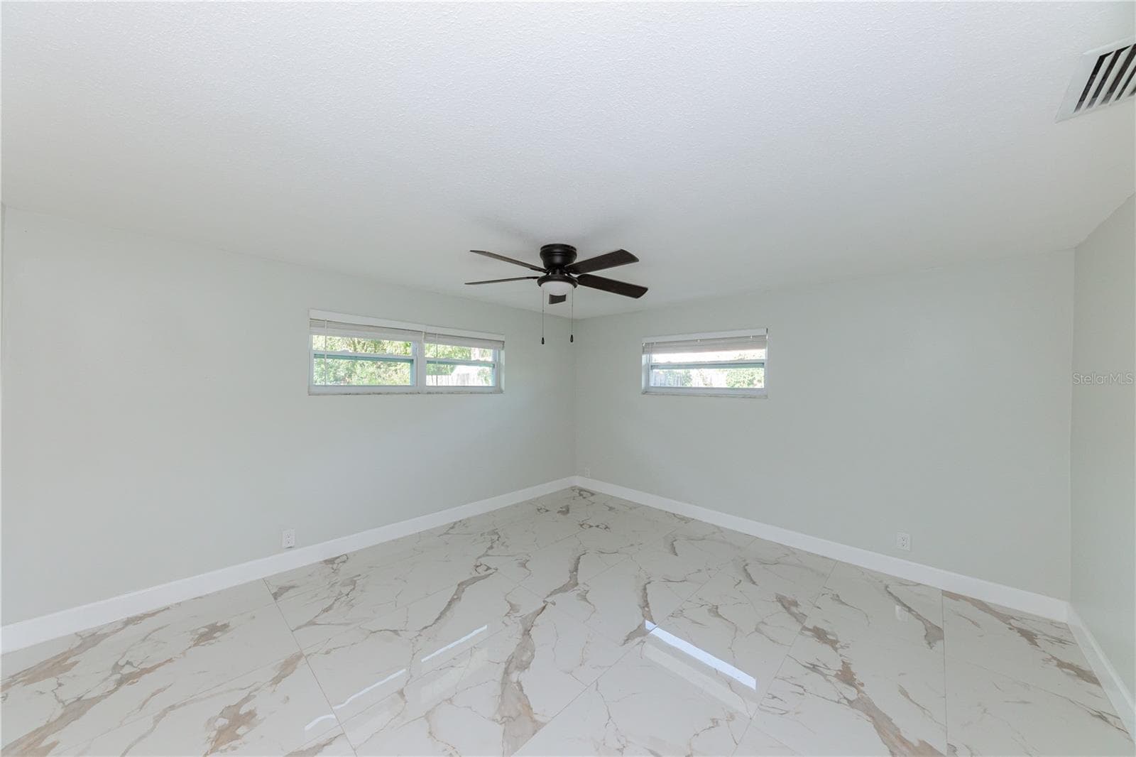 Single Family Residence at 1574 SOUVENIR DR, CLEARWATER, photo 18 of 99