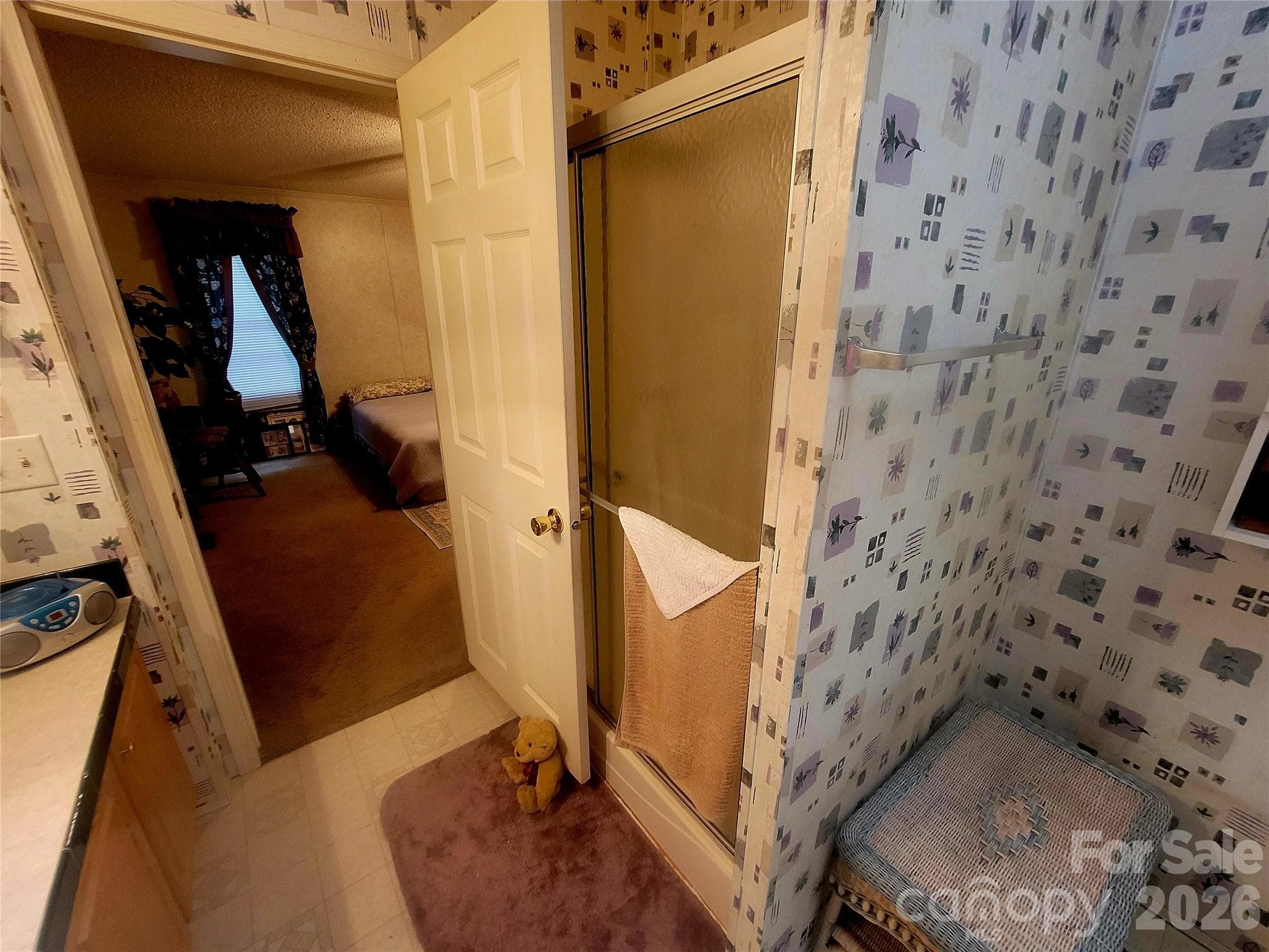 Primary bedroom ensuite bathroom - 121 Sylvan Drive, Statesville