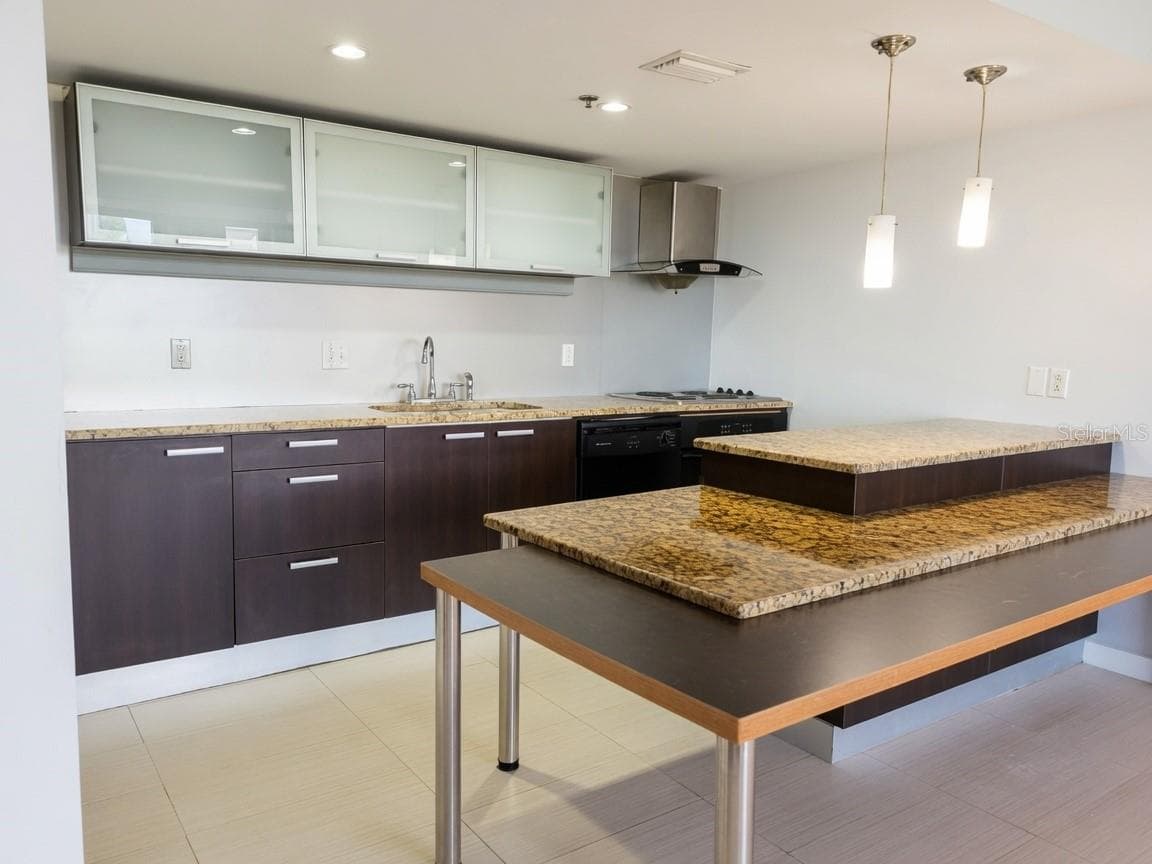 Condominium at 701 S MADISON AVE #316, CLEARWATER, photo 10 of 11