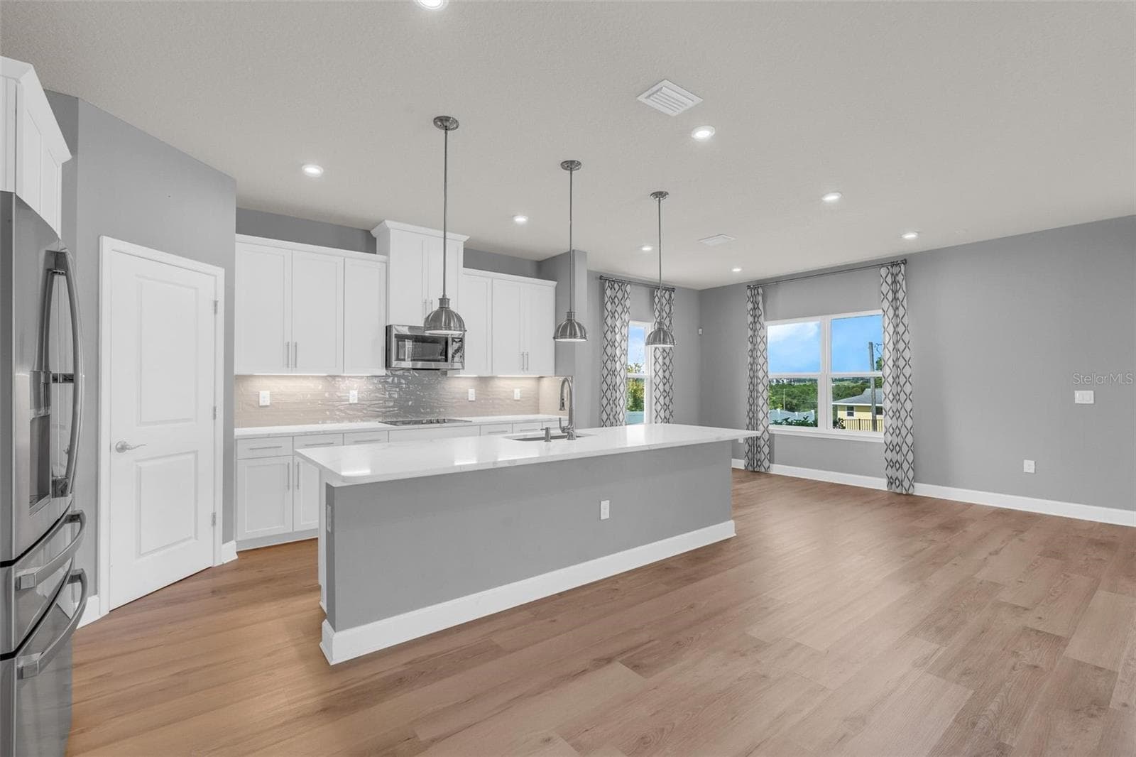 Single Family Residence at 3009 ROBLES RD, CLERMONT, photo 13 of 84