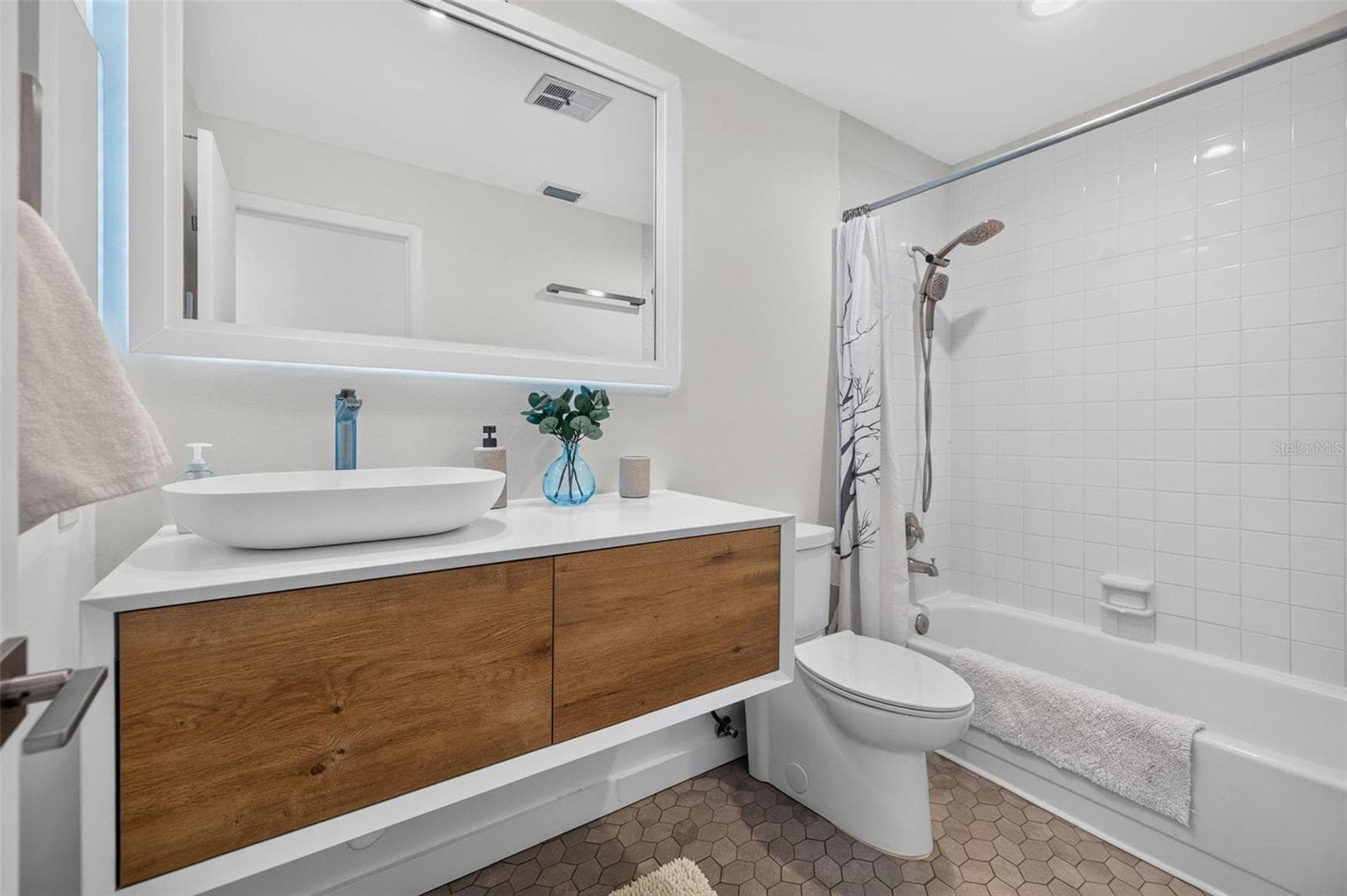 Single Family Residence at 1300 PLEASANT WAY S, ST PETERSBURG, photo 25 of 48