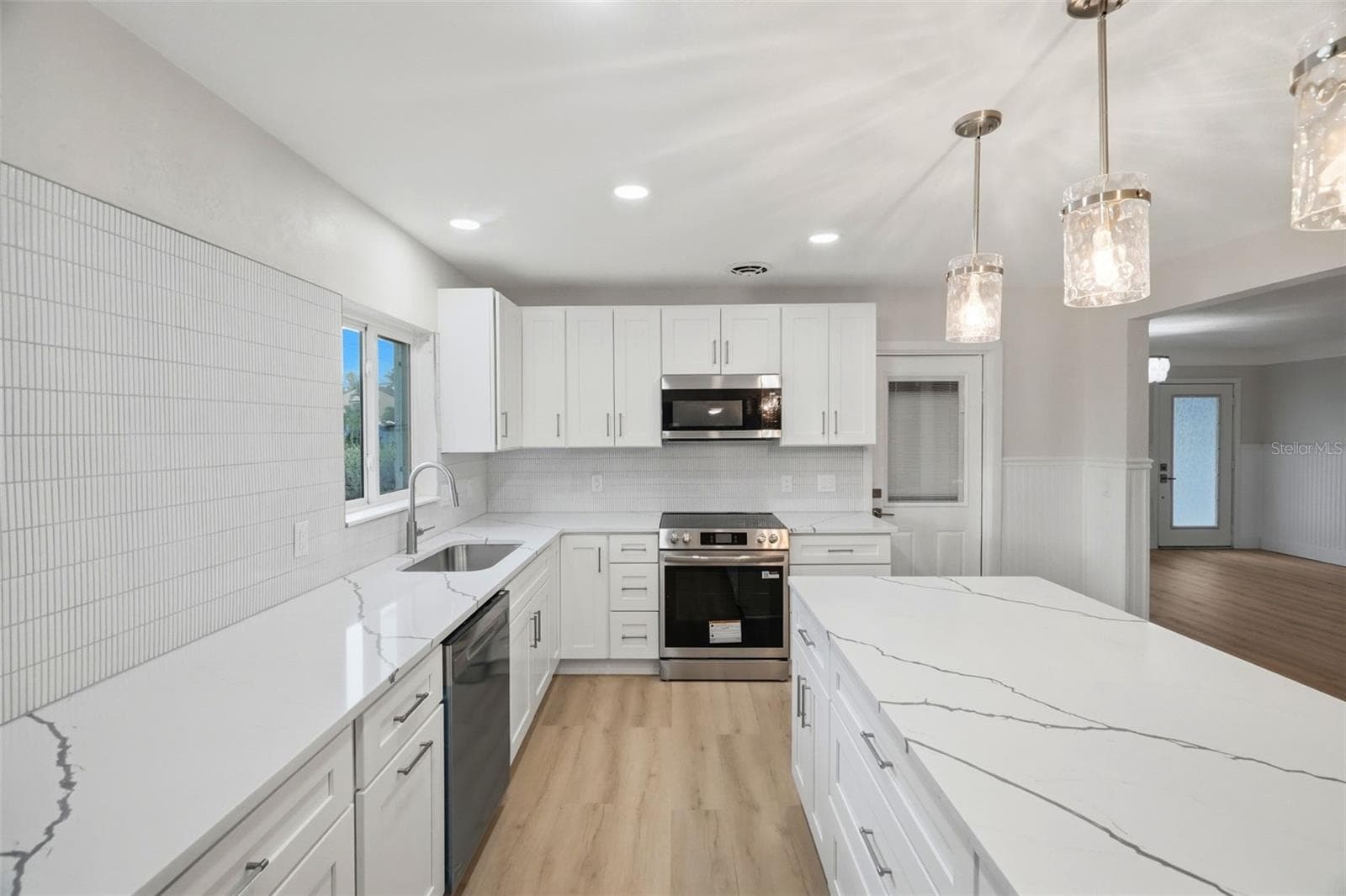 Kitchen - 15814 3RD ST E, REDINGTON BEACH
