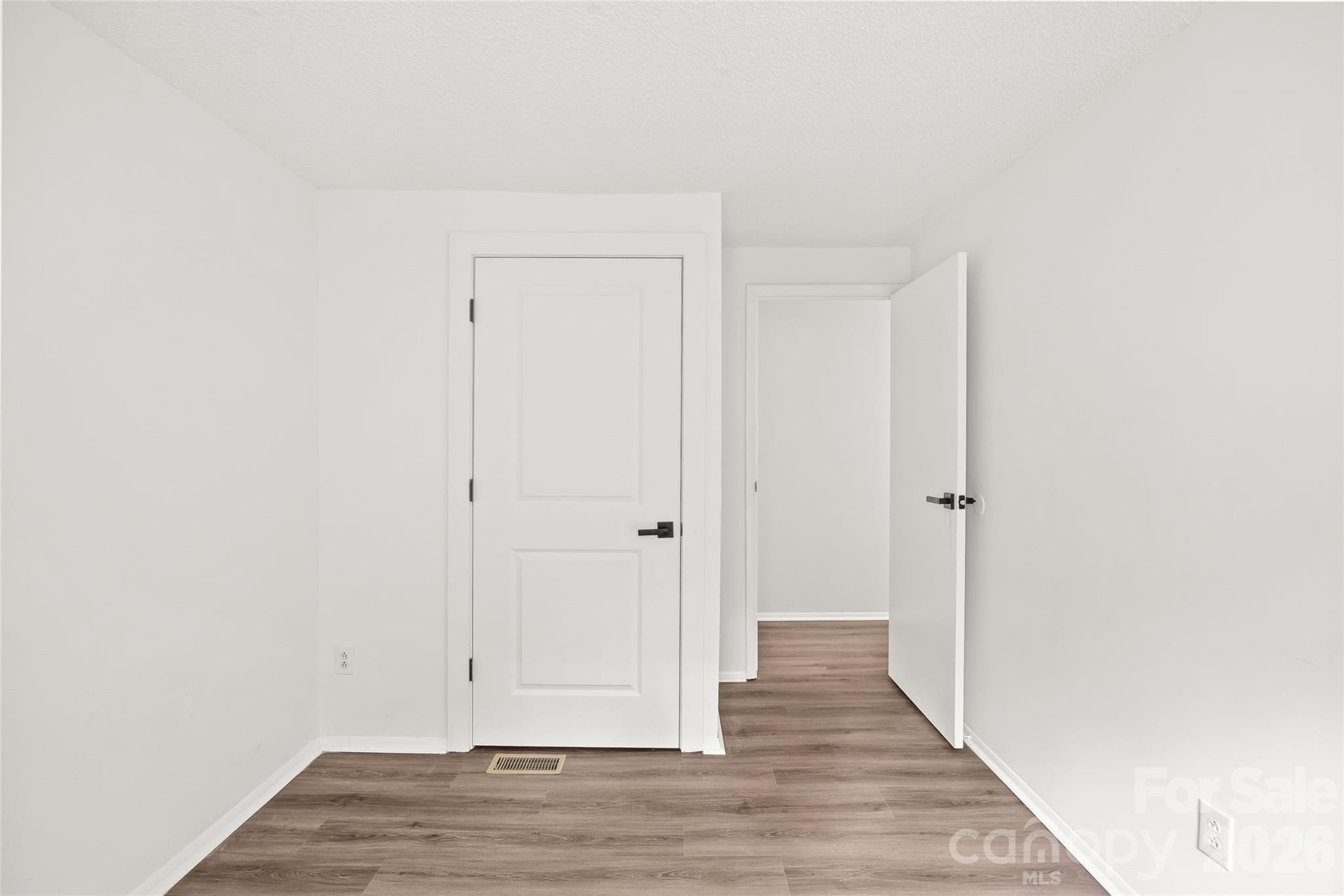 Townhouse at 8254 Knights Bridge Road, Charlotte, photo 23 of 29