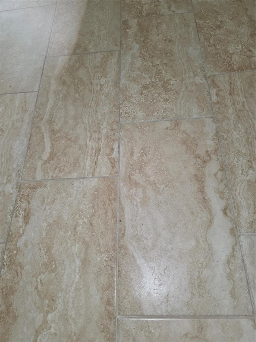 Beautiful ceramic tile - 7626 GOLDEN GLENN DR, ORLANDO