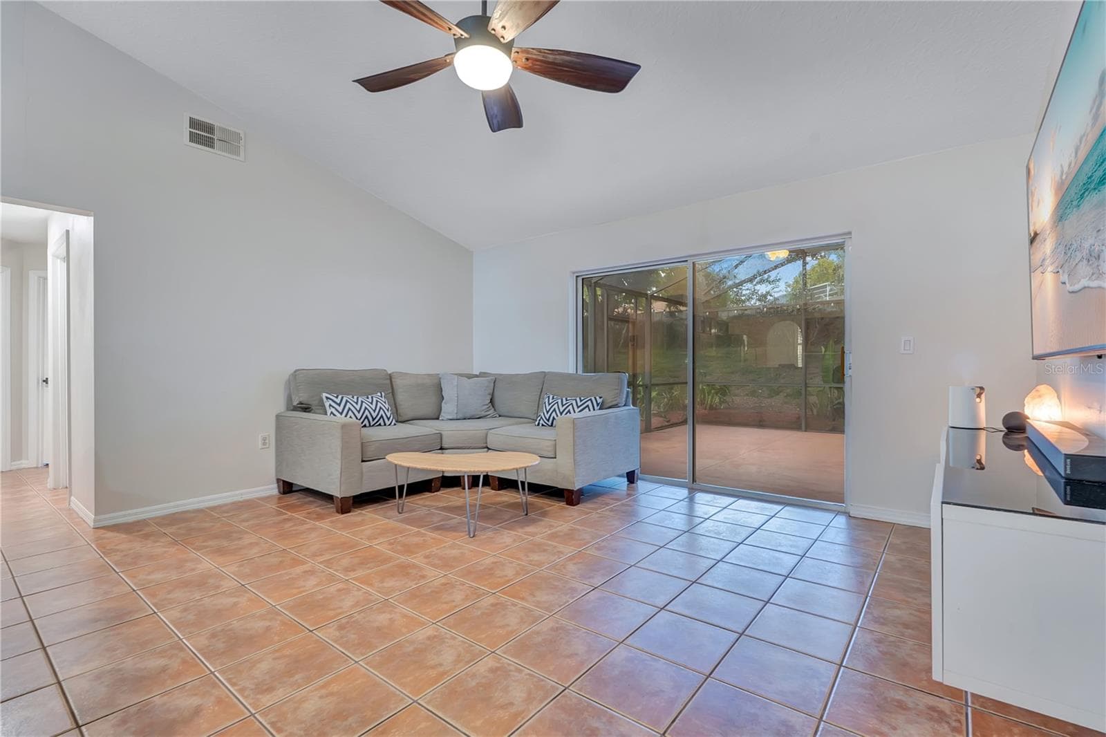 Family Room - 836 ELM FOREST DR, MINNEOLA