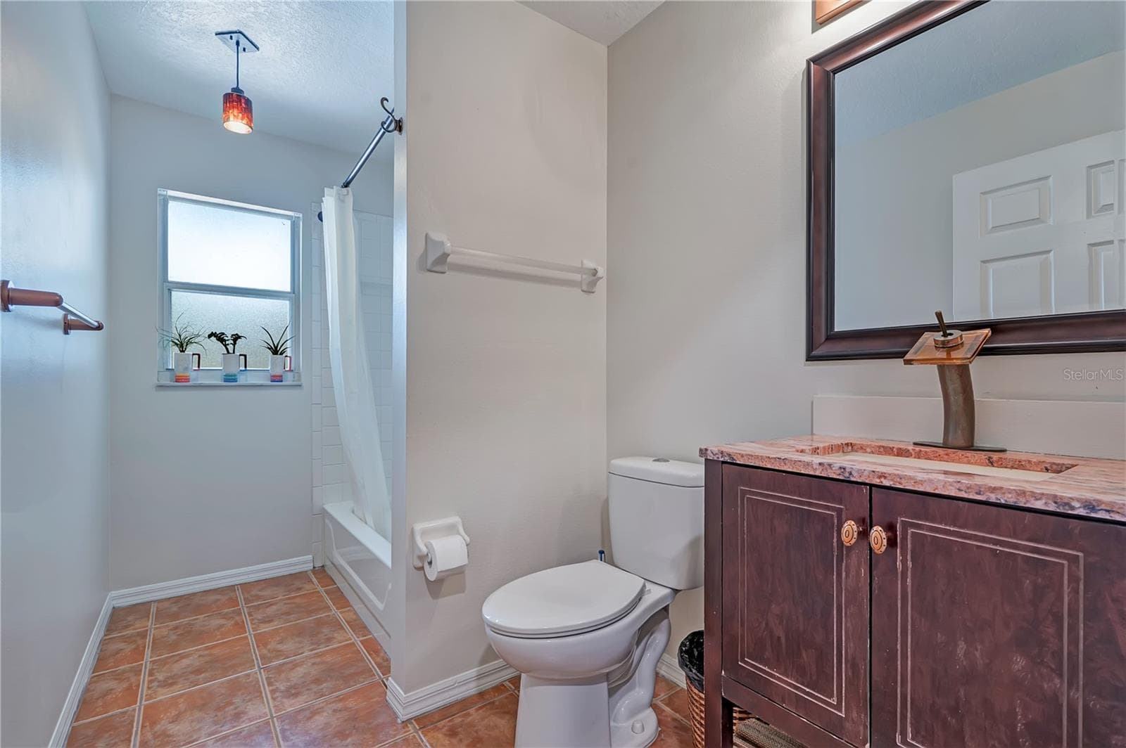 2nd Bathroom - 836 ELM FOREST DR, MINNEOLA