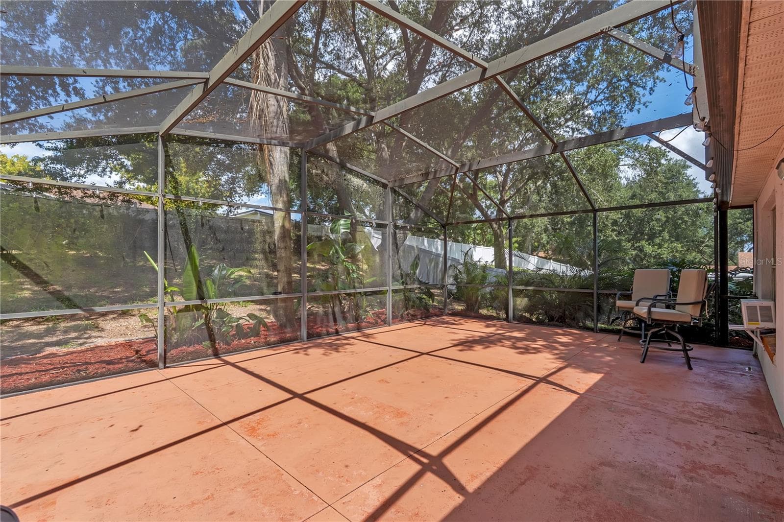 Large Screen Enclosed Patio - 836 ELM FOREST DR, MINNEOLA