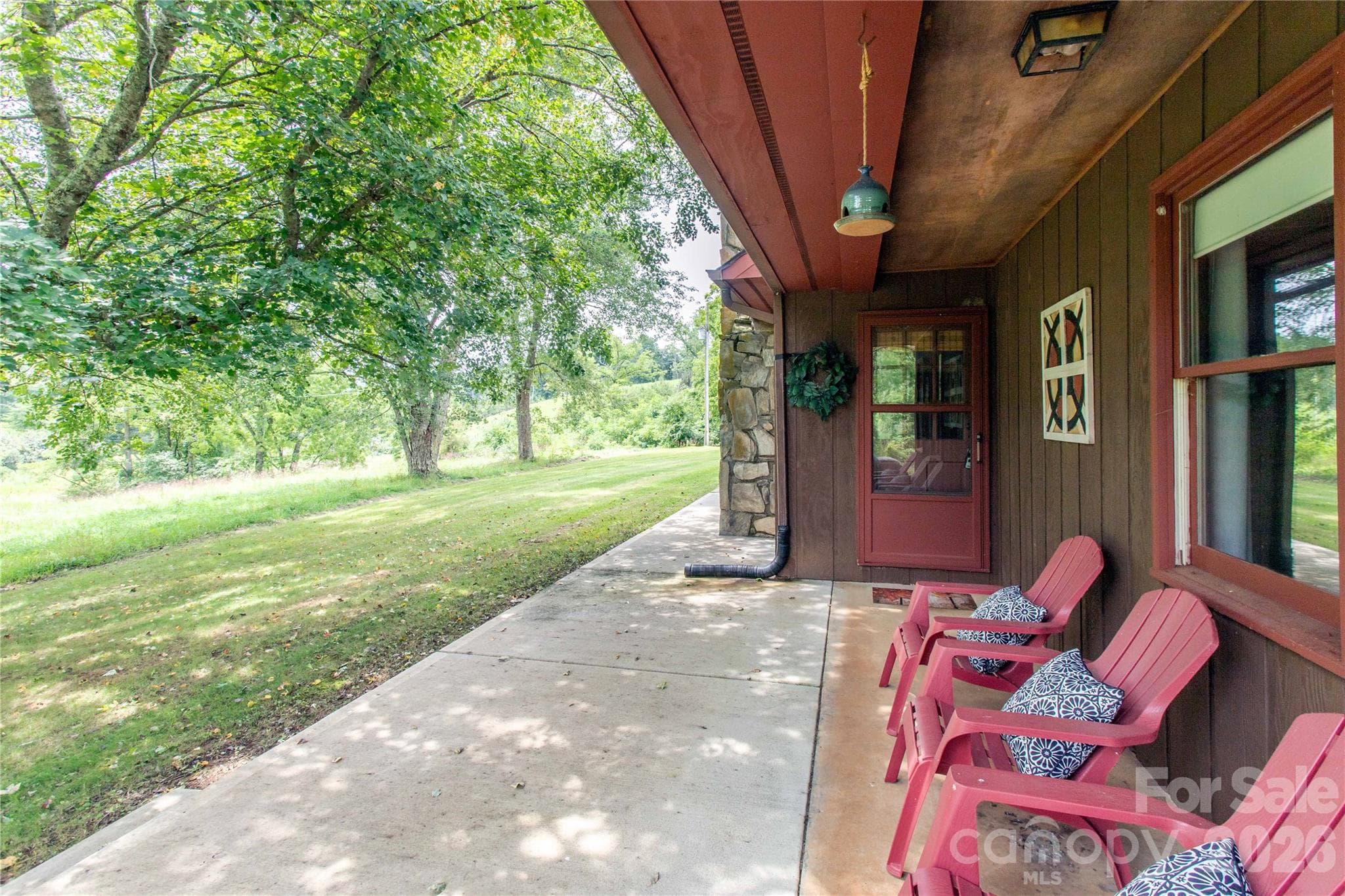 Welcoming porch out of the rain - 132 Hurd Road, Canton