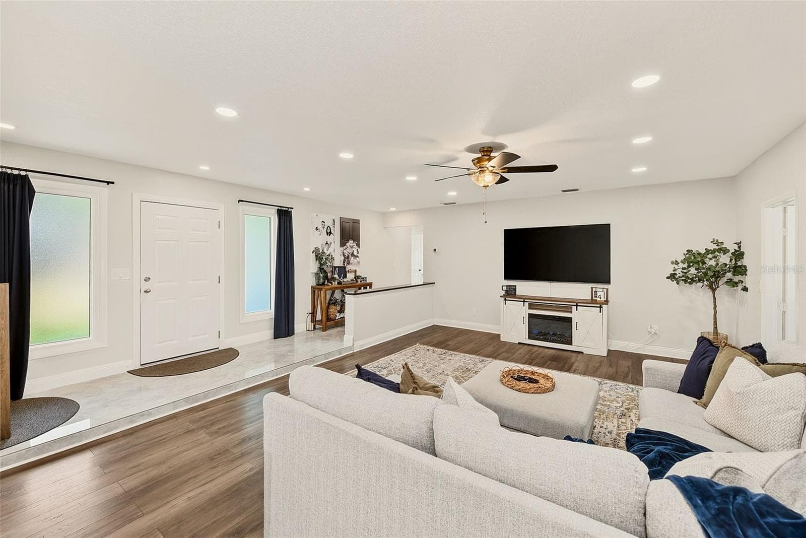 Single Family Residence at 2165 CAMPUS DR, CLEARWATER, photo 7 of 45