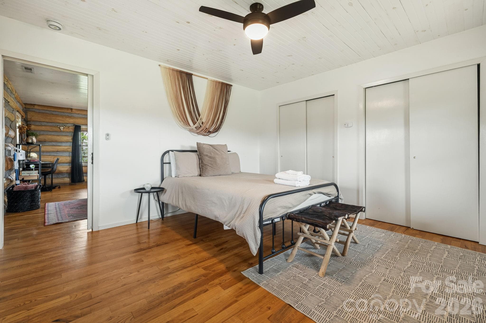 Single Family Residence at 194 Cabin Hollow Drive, Marshall, photo 11 of 26