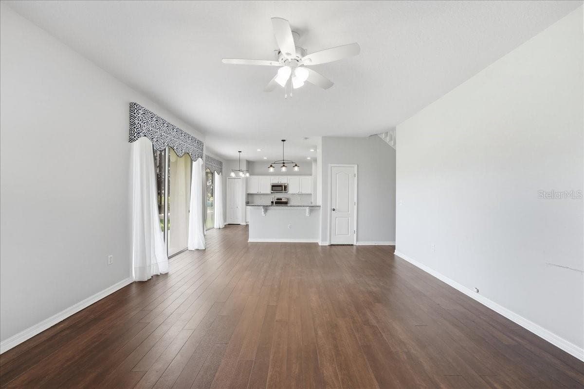 Single Family Residence at 15081 MASTHEAD LANDING CIR, WINTER GARDEN, photo 9 of 44