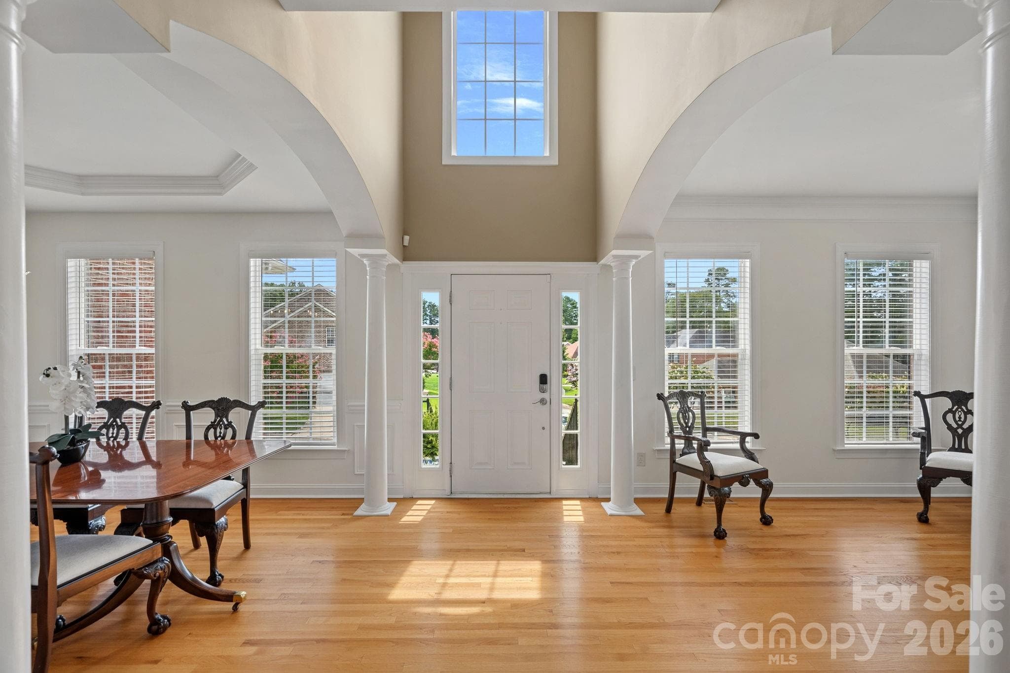Entry - open light and airy - Huntersville