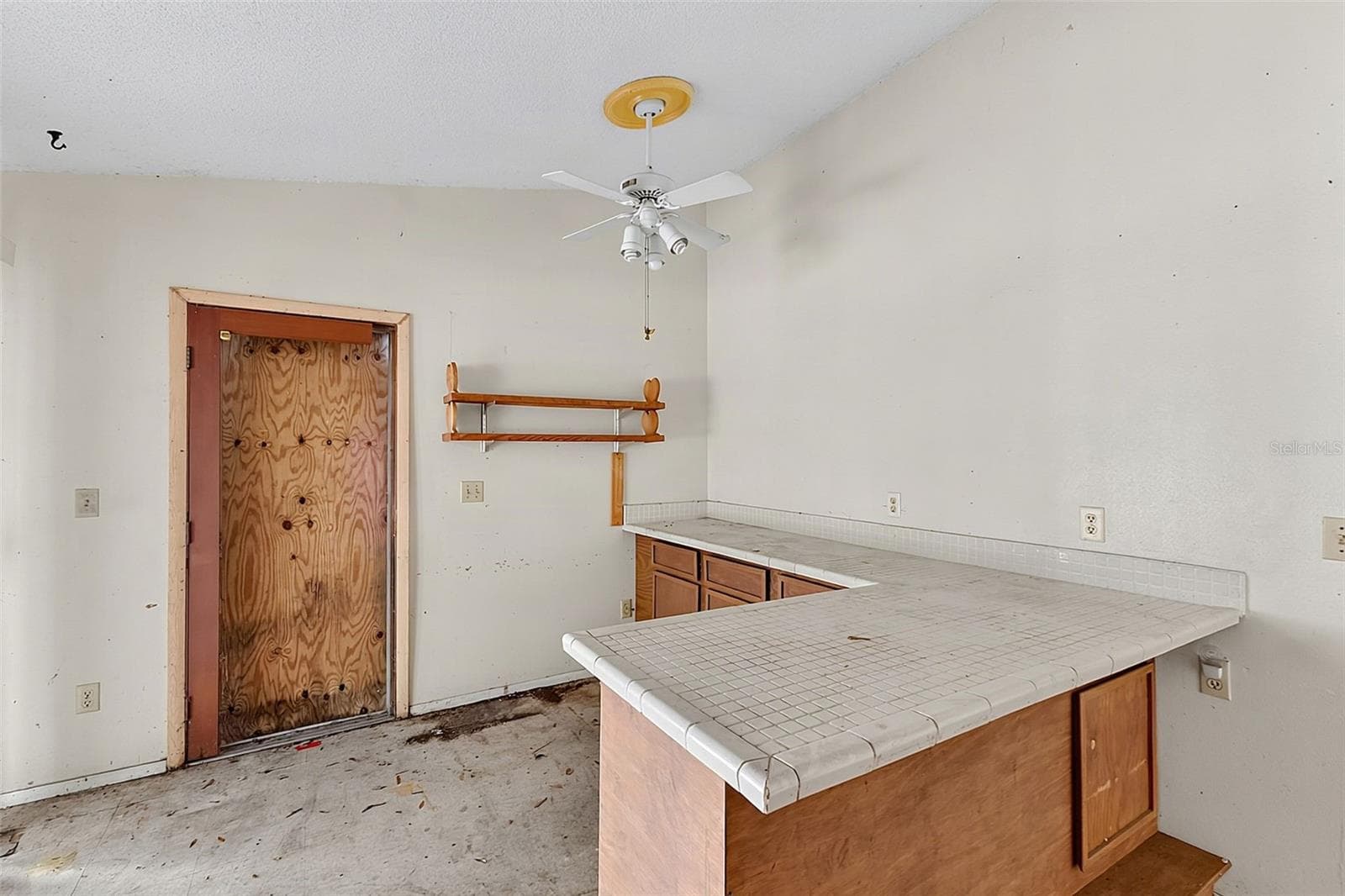 Single Family Residence at 327 HARBOR BLVD, PORT CHARLOTTE, photo 18 of 34