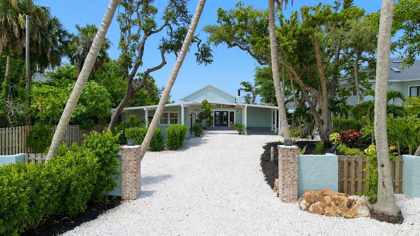 Single Family Residence at 1275 PORT LN, SARASOTA, photo 2 of 93