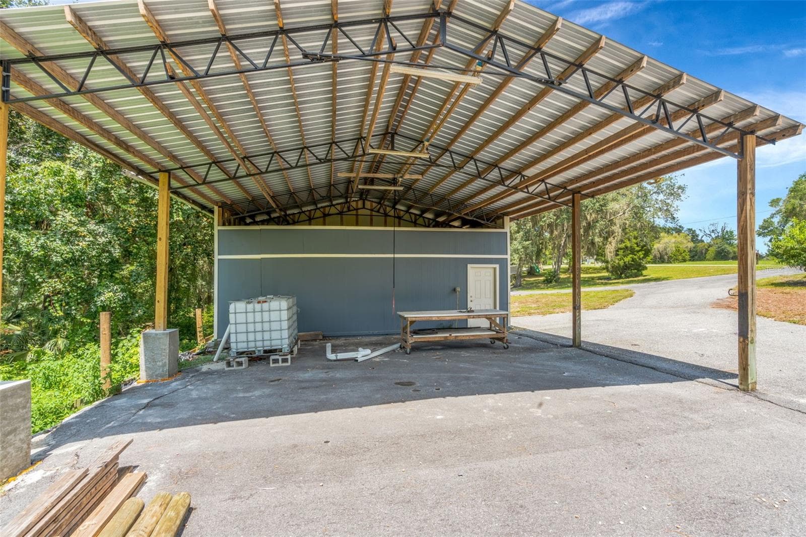 Large Barn/Workshop - 4243 NANCY CREEK BLVD, BROOKSVILLE