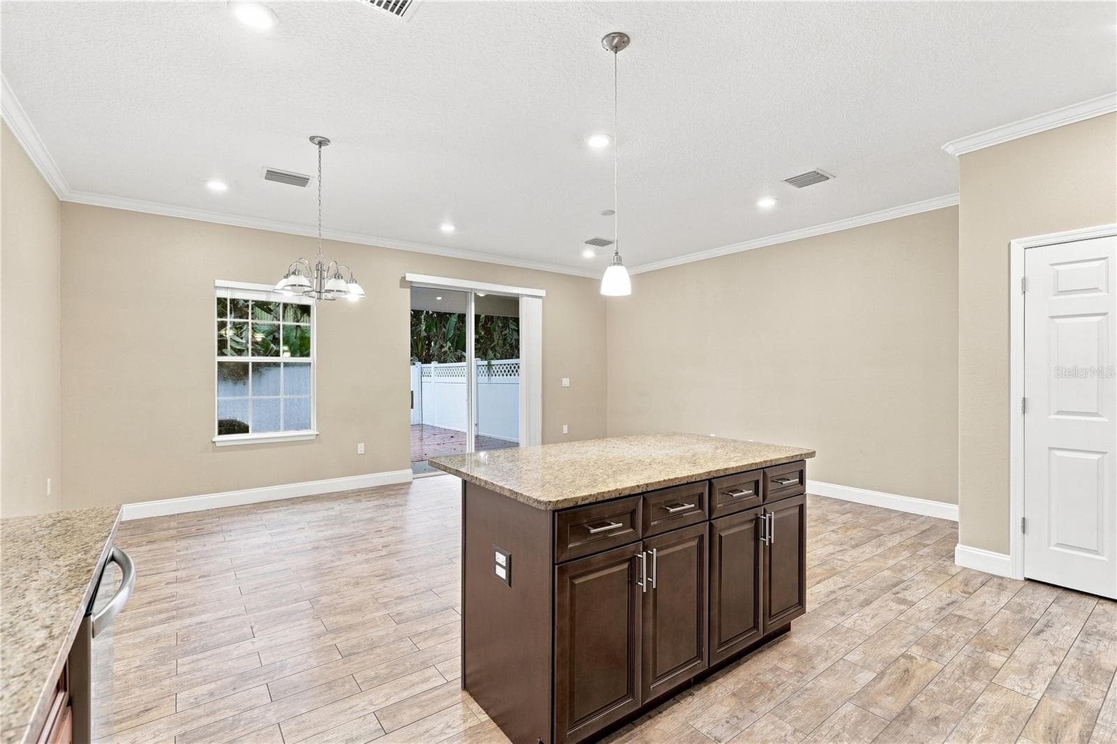 Townhouse at 20 W PRINCETON ST, ORLANDO, photo 14 of 32