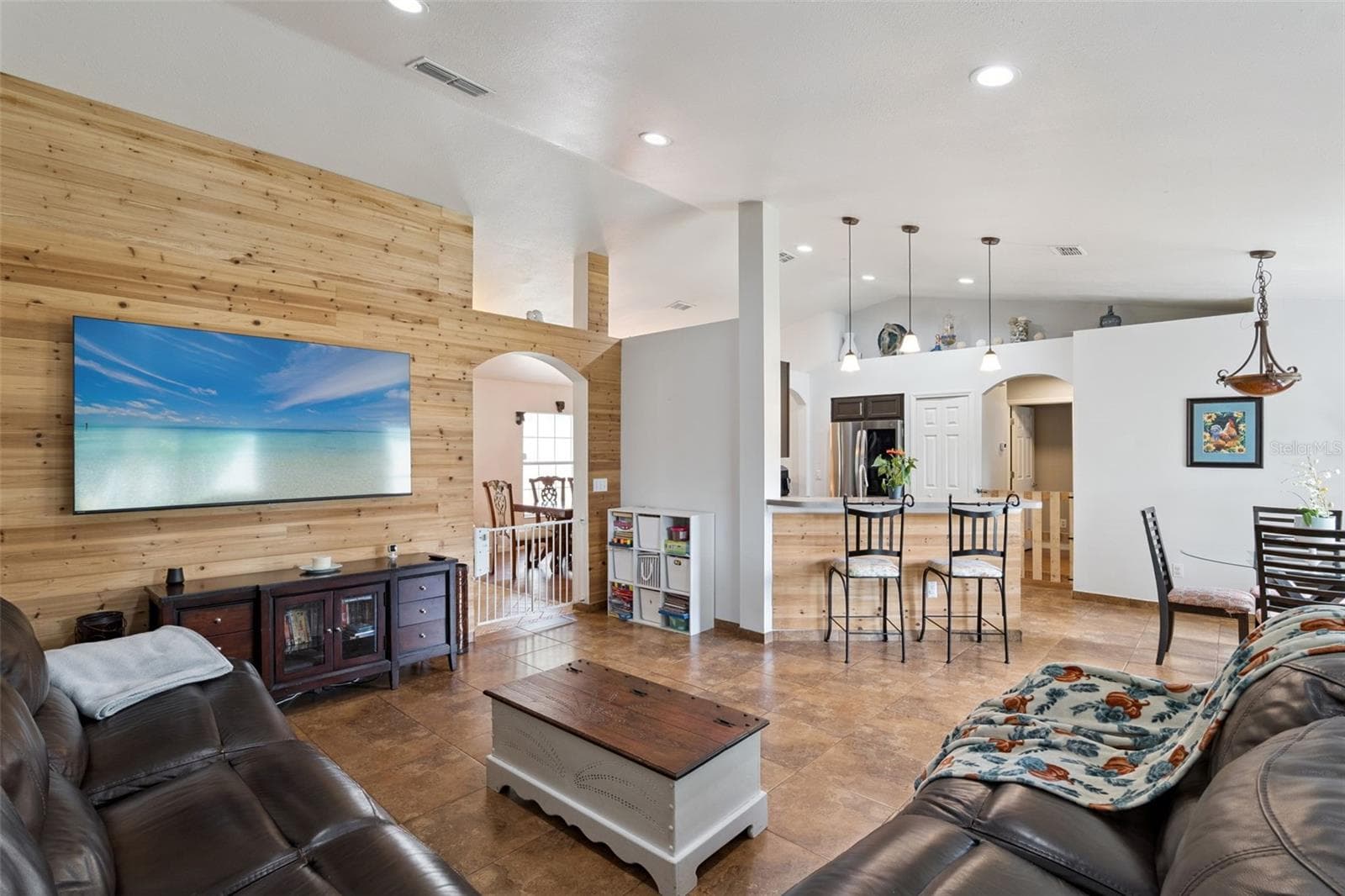 Living Room - 939 CLOVERLEAF BLVD, DELTONA