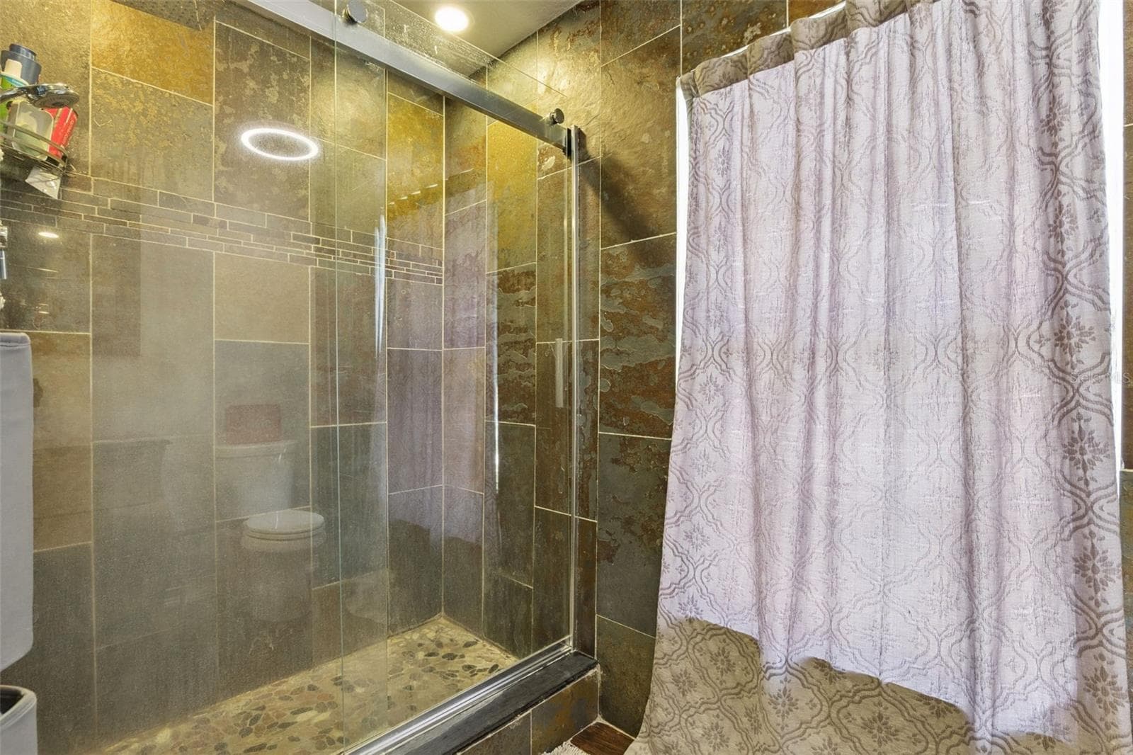 Primary Bathroom - 939 CLOVERLEAF BLVD, DELTONA
