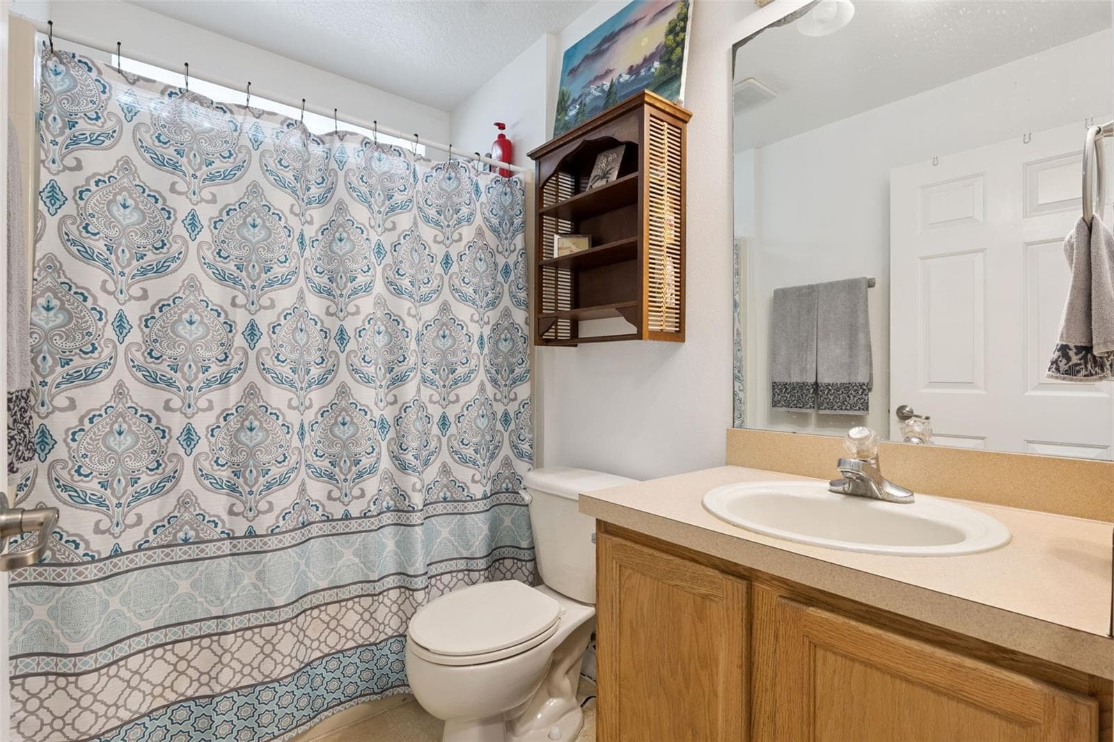 Bathroom 2 - 939 CLOVERLEAF BLVD, DELTONA