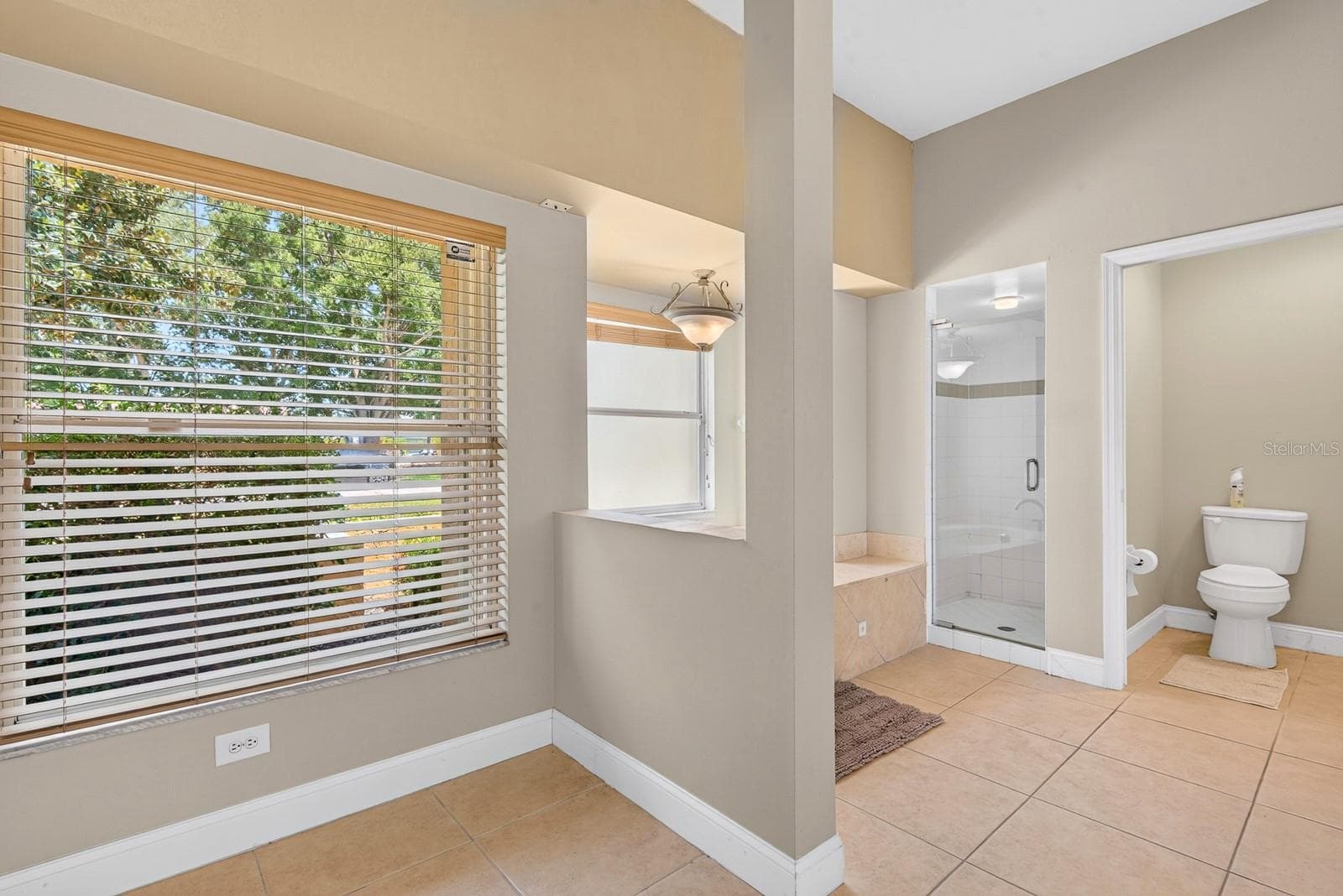 master bath room - 5410 61ST ST E, BRADENTON