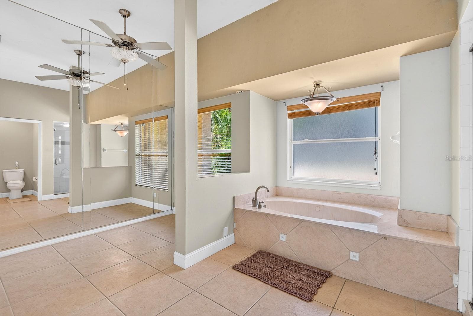 master bathroom - 5410 61ST ST E, BRADENTON