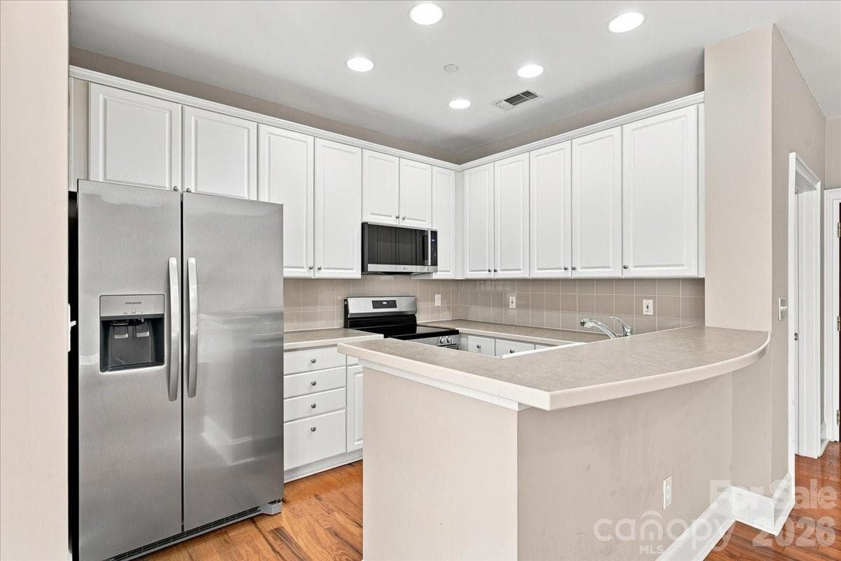 Condominium at 400 N Church Street, Charlotte, photo 18 of 37