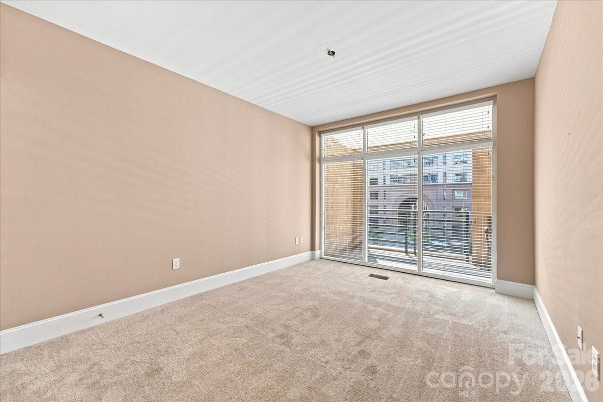 Condominium at 400 N Church Street, Charlotte, photo 24 of 37