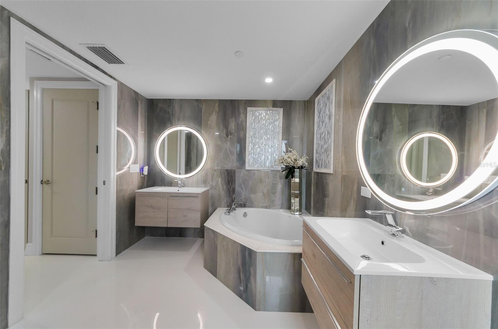 dual prep areas - 331 CLEVELAND ST #1101, CLEARWATER